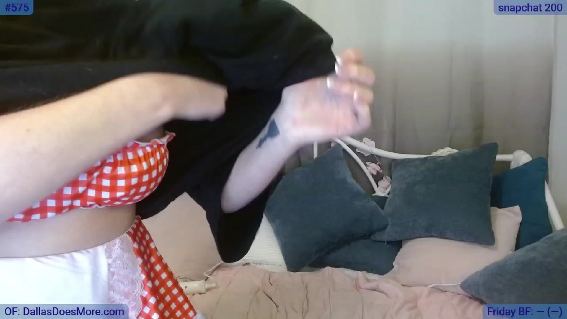 Gallery image thumbnail from DallasOhMy's myfreecams stream on, 10/14/2023, 24:01 image 7 of 20