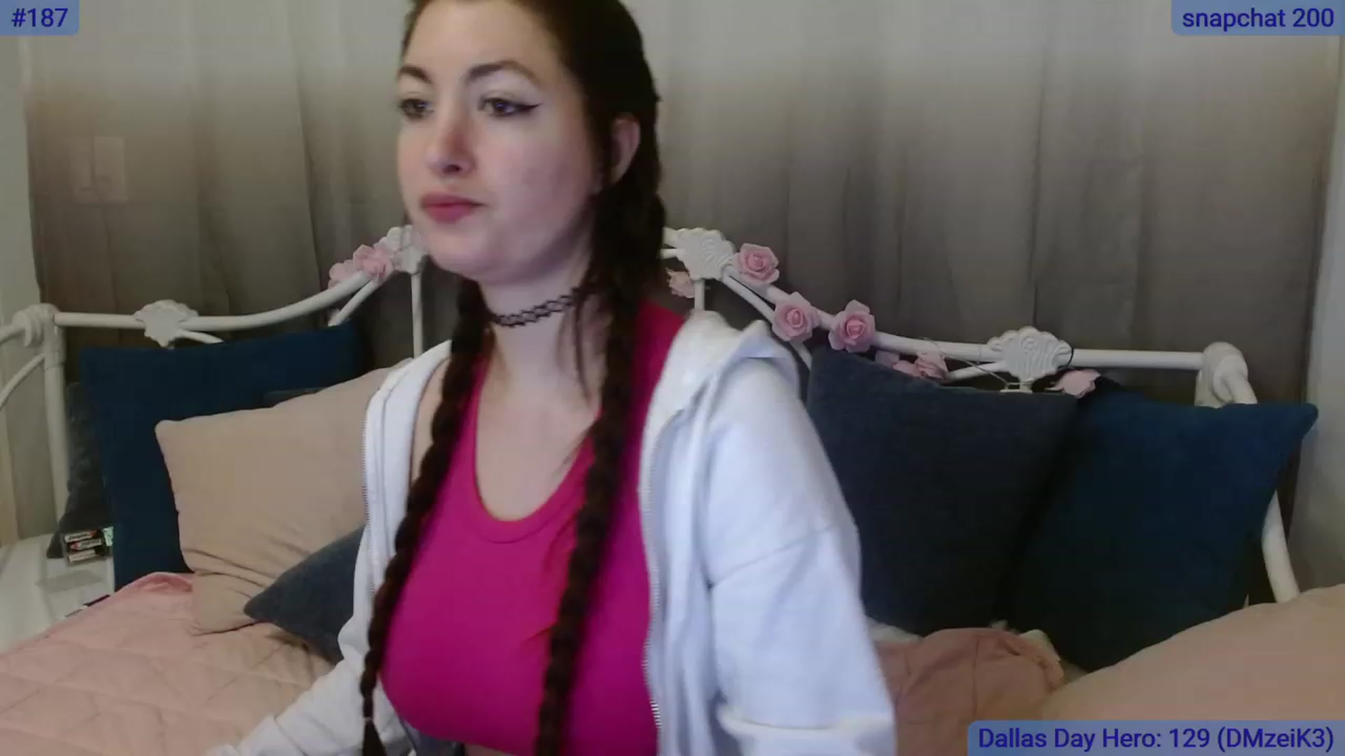 Gallery image thumbnail from DallasOhMy's myfreecams stream on, 11/13/2023, 01:11 image 17 of 20