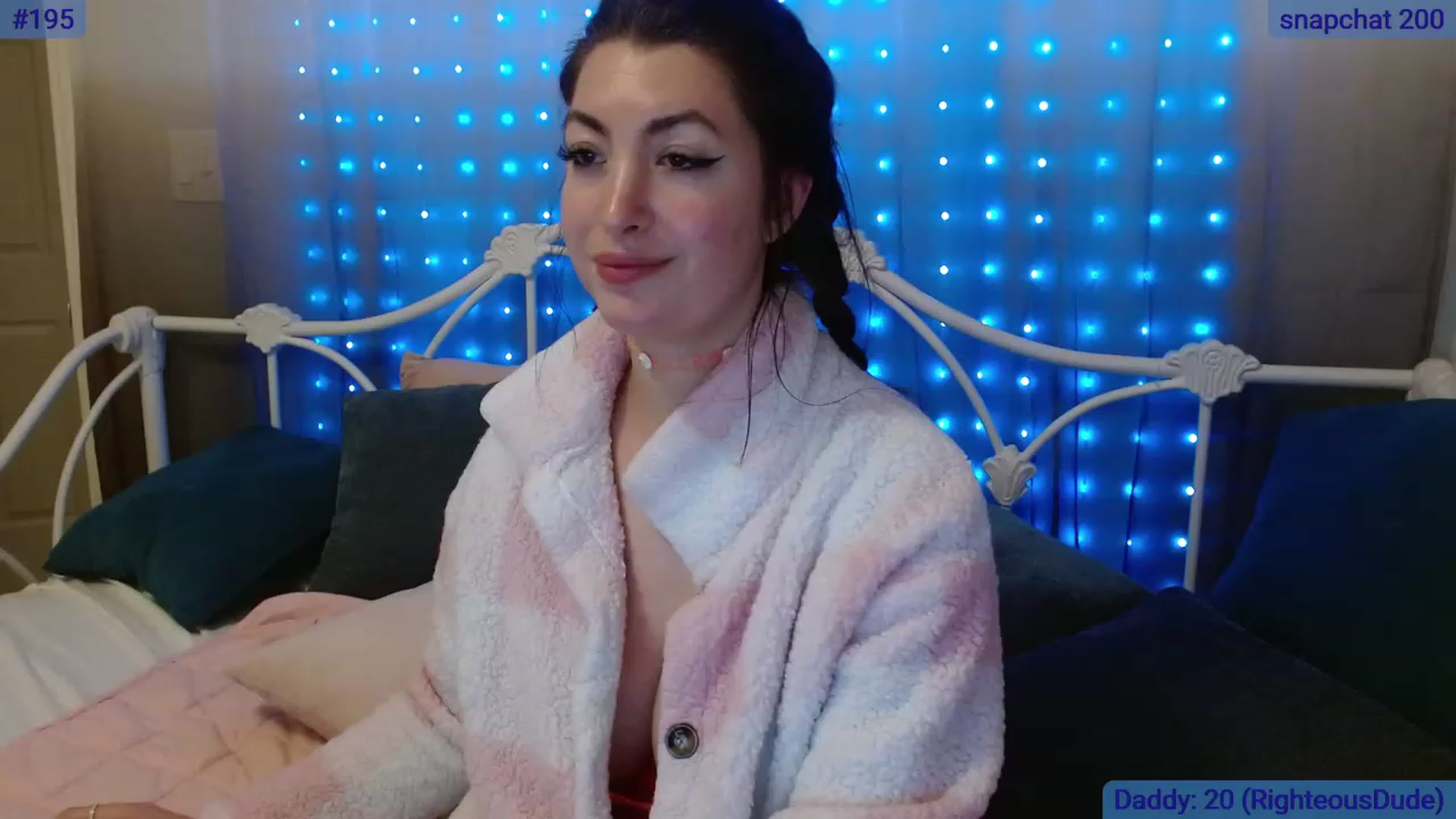 Gallery image thumbnail from DallasOhMy's myfreecams stream on, 11/26/2023, 02:04 image 16 of 20