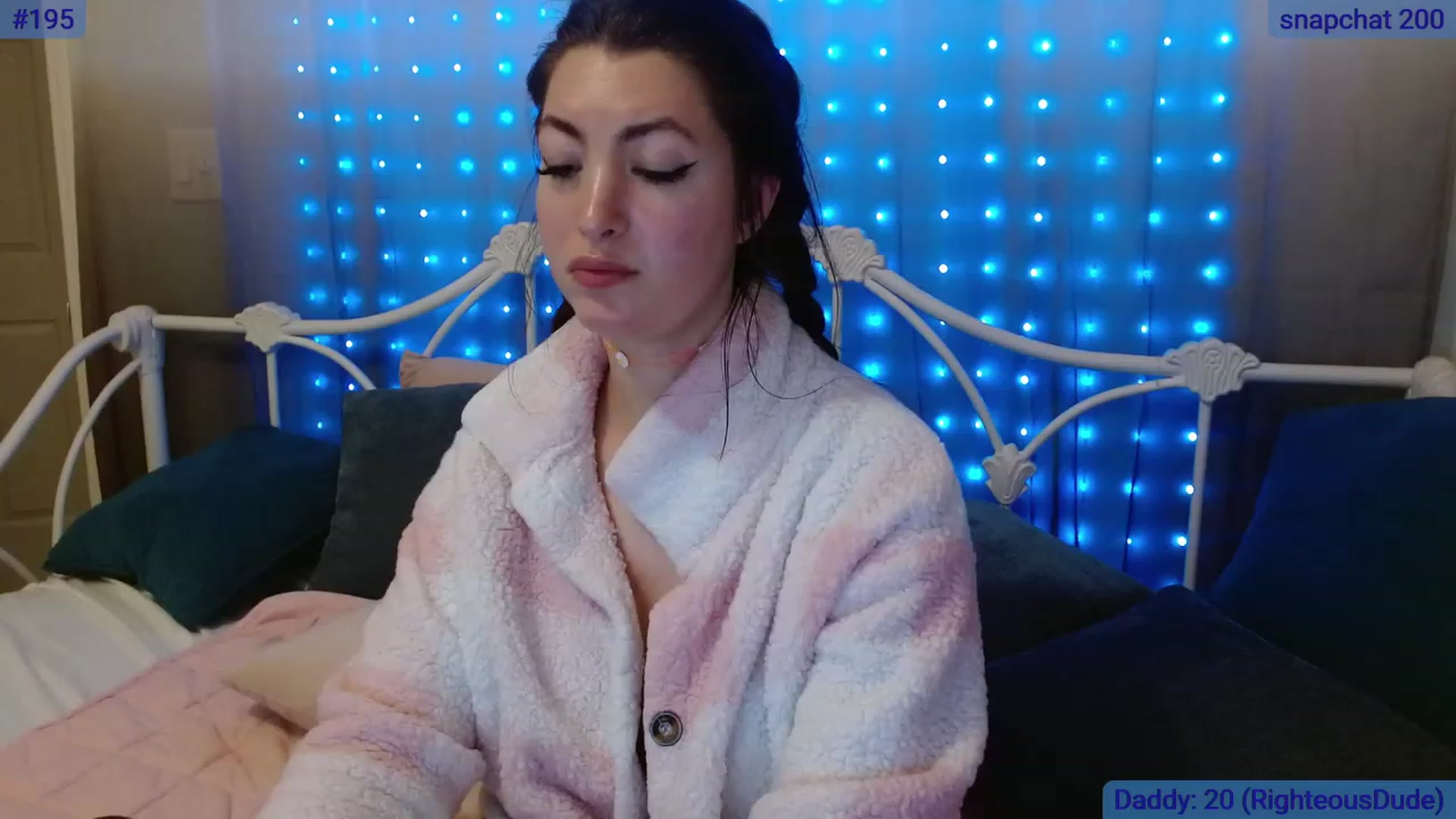 Gallery image thumbnail from DallasOhMy's myfreecams stream on, 11/26/2023, 02:04 image 15 of 20