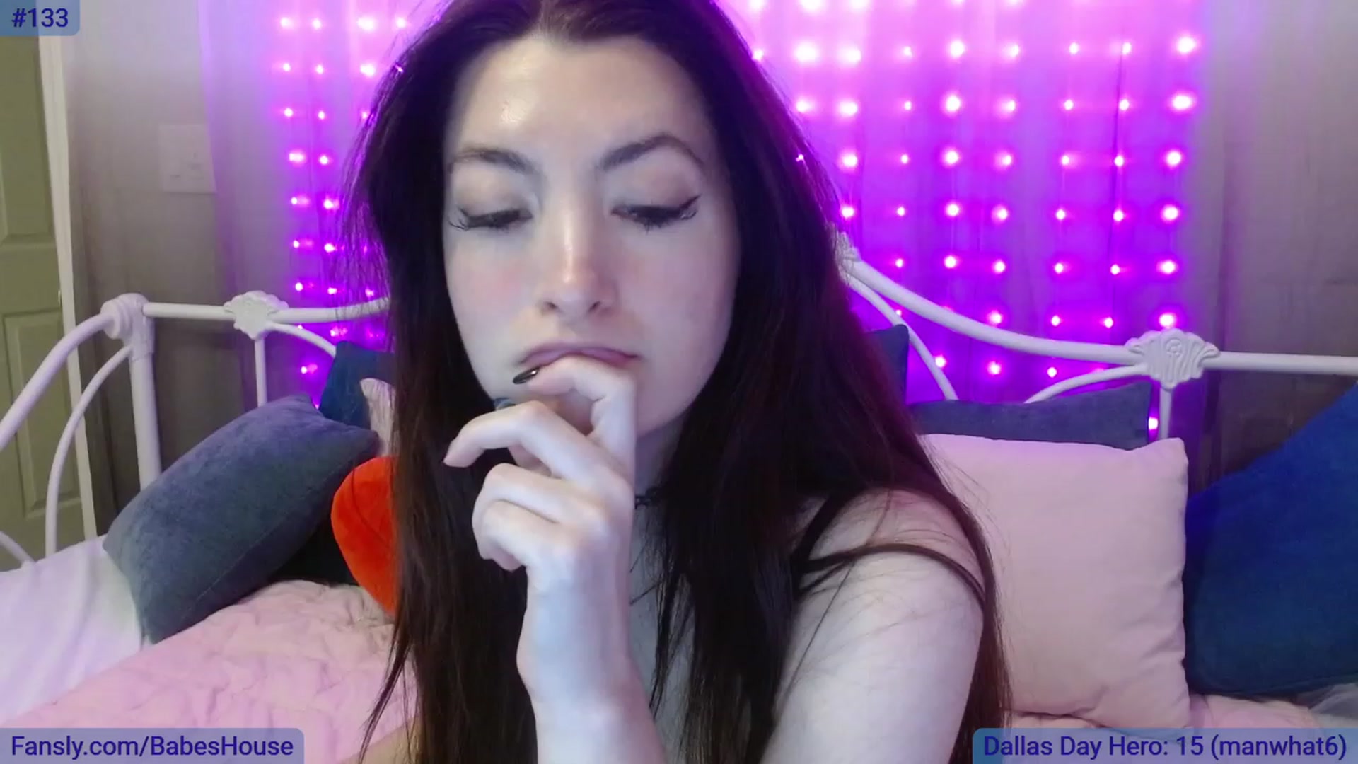 Gallery image thumbnail from DallasOhMy's myfreecams stream on, 02/19/2024, 04:01 image 15 of 20