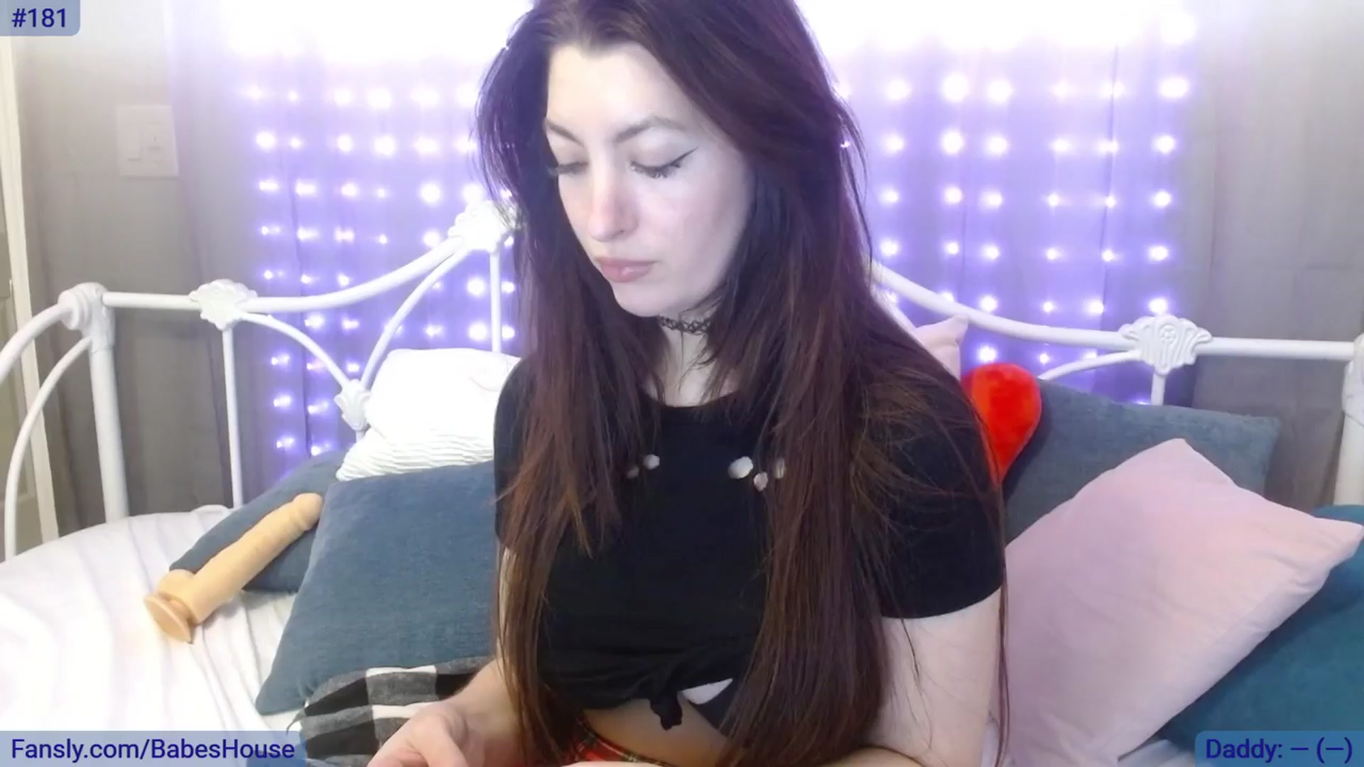 Gallery image thumbnail from DallasOhMy's myfreecams stream on, 03/22/2024, 16:32 image 19 of 20