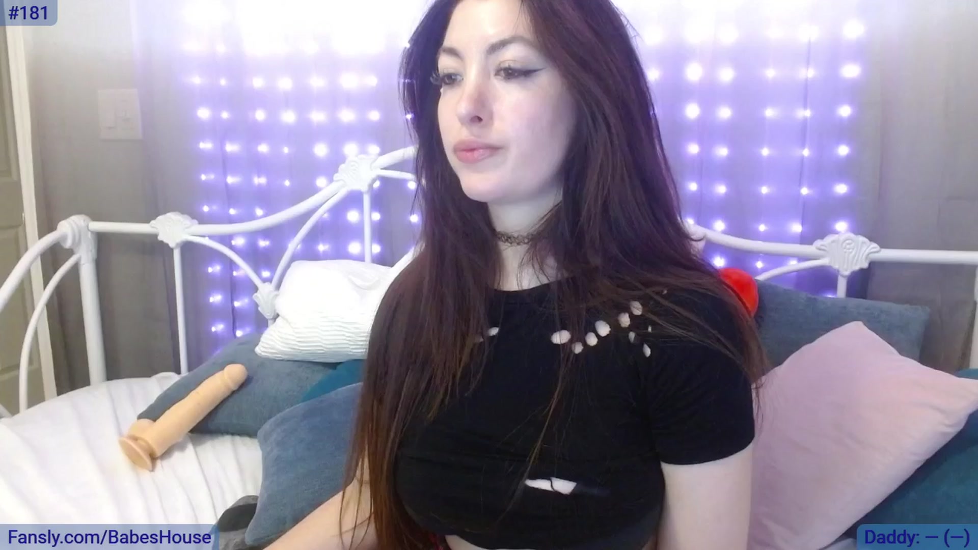 Gallery image thumbnail from DallasOhMy's myfreecams stream on, 03/22/2024, 17:10 image 17 of 20