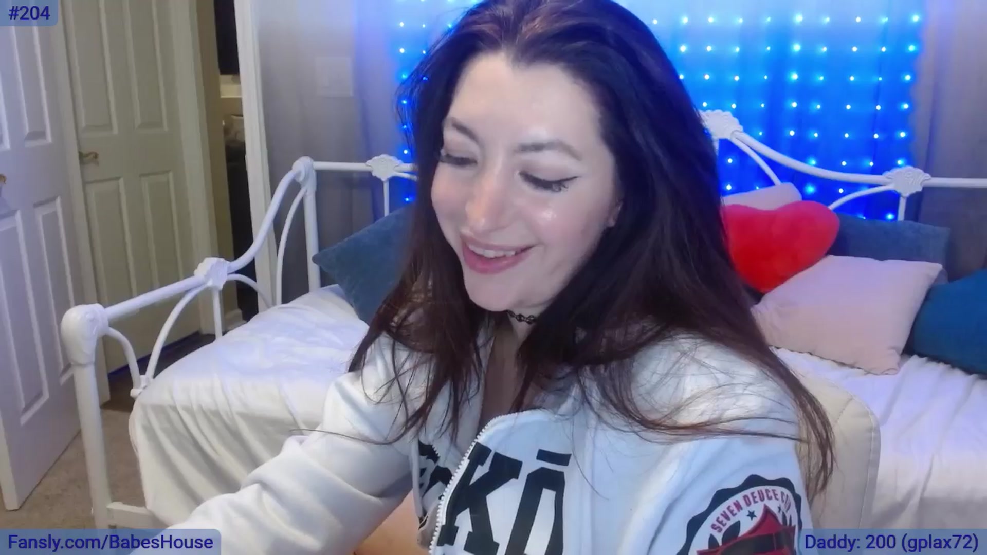 Gallery image thumbnail from DallasOhMy's myfreecams stream on, 03/26/2024, 04:03 image 9 of 20