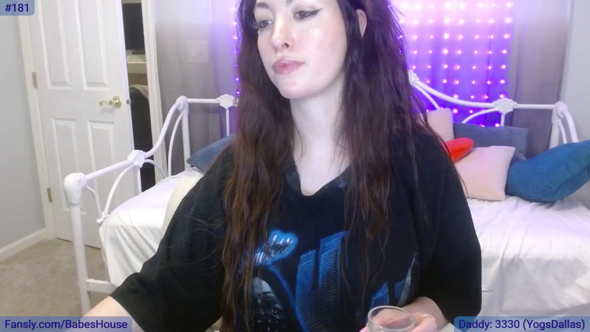 Gallery image thumbnail from DallasOhMy's myfreecams stream on, 03/30/2024, 02:16 image 13 of 20
