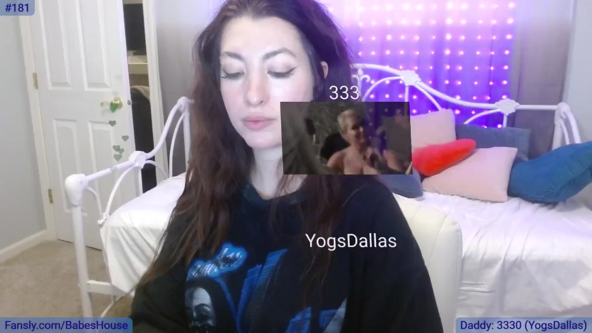 Gallery image thumbnail from DallasOhMy's myfreecams stream on, 03/30/2024, 02:16 image 10 of 20