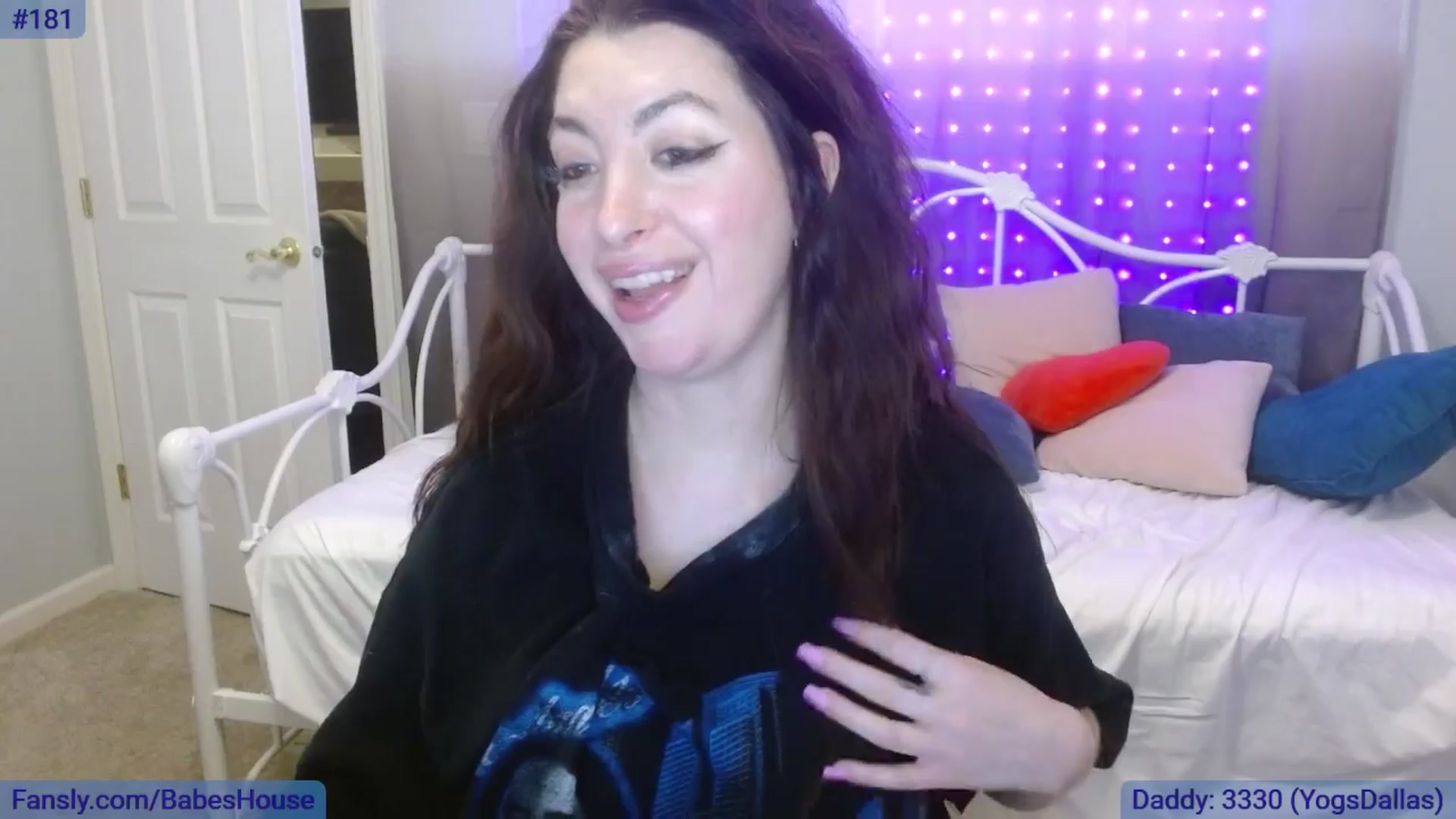 Gallery image thumbnail from DallasOhMy's myfreecams stream on, 03/30/2024, 02:16 image 12 of 20