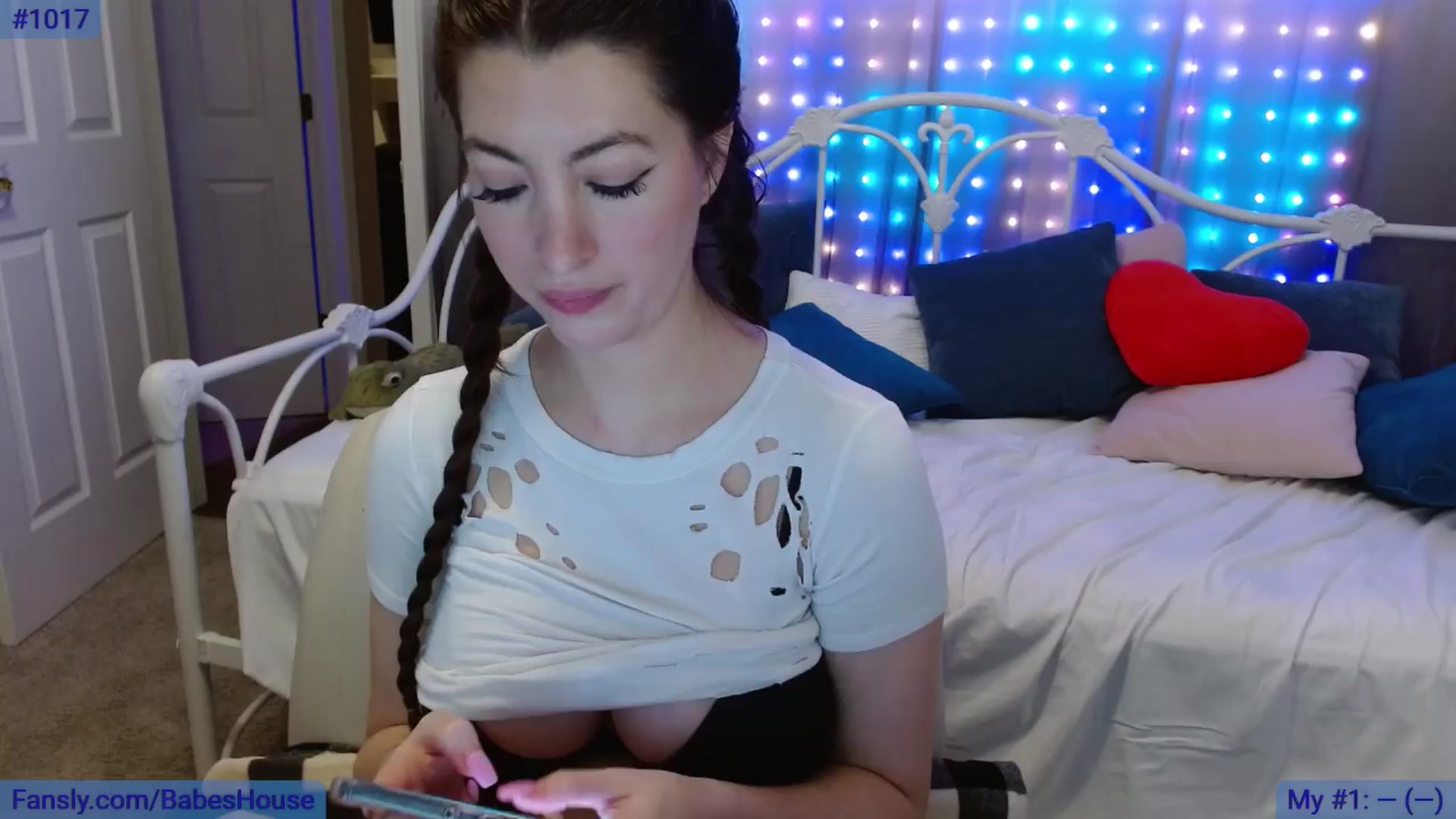 Gallery image thumbnail from DallasOhMy's myfreecams stream on, 04/15/2024, 02:33 image 1 of 20