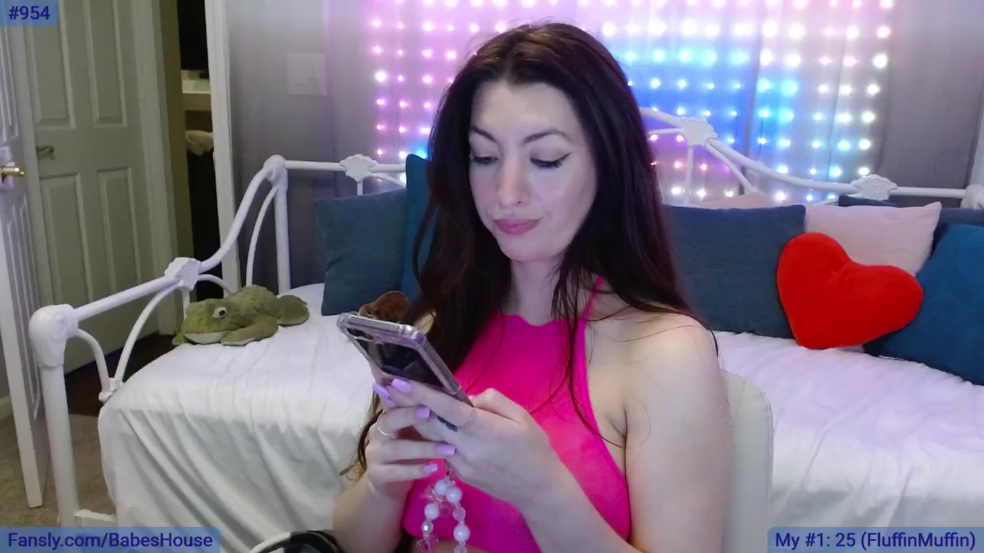 Gallery image thumbnail from DallasOhMy's myfreecams stream on, 04/19/2024, 03:25 image 6 of 20