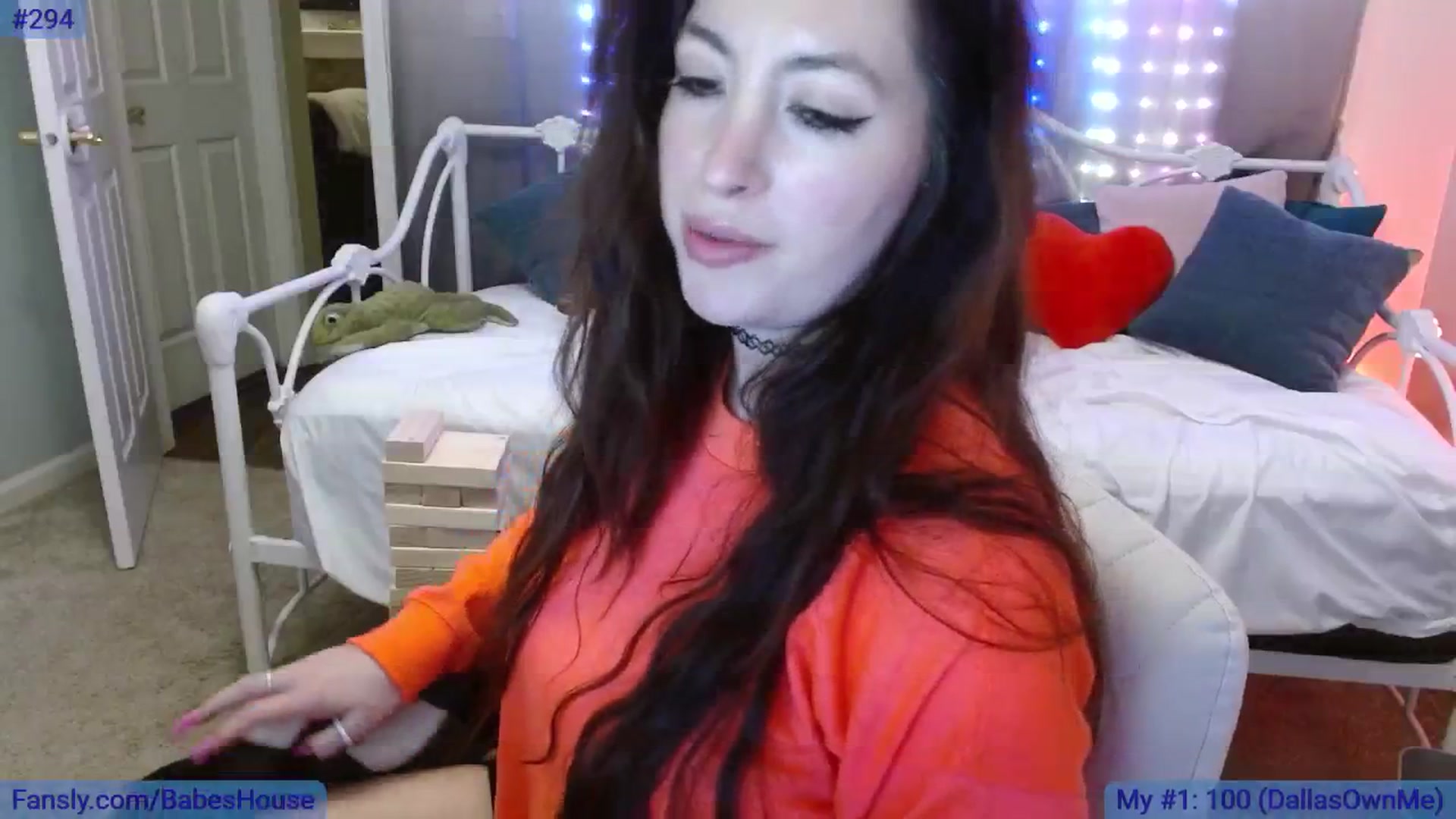 Gallery image thumbnail from DallasOhMy's myfreecams stream on, 05/03/2024, 02:31 image 3 of 20