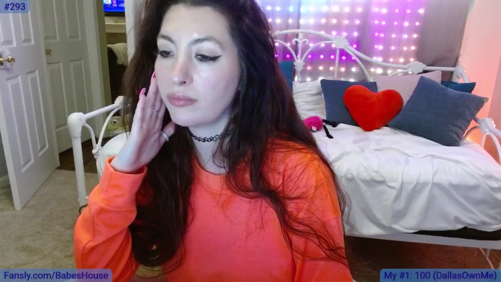 Gallery image thumbnail from DallasOhMy's myfreecams stream on, 05/03/2024, 02:31 image 6 of 20