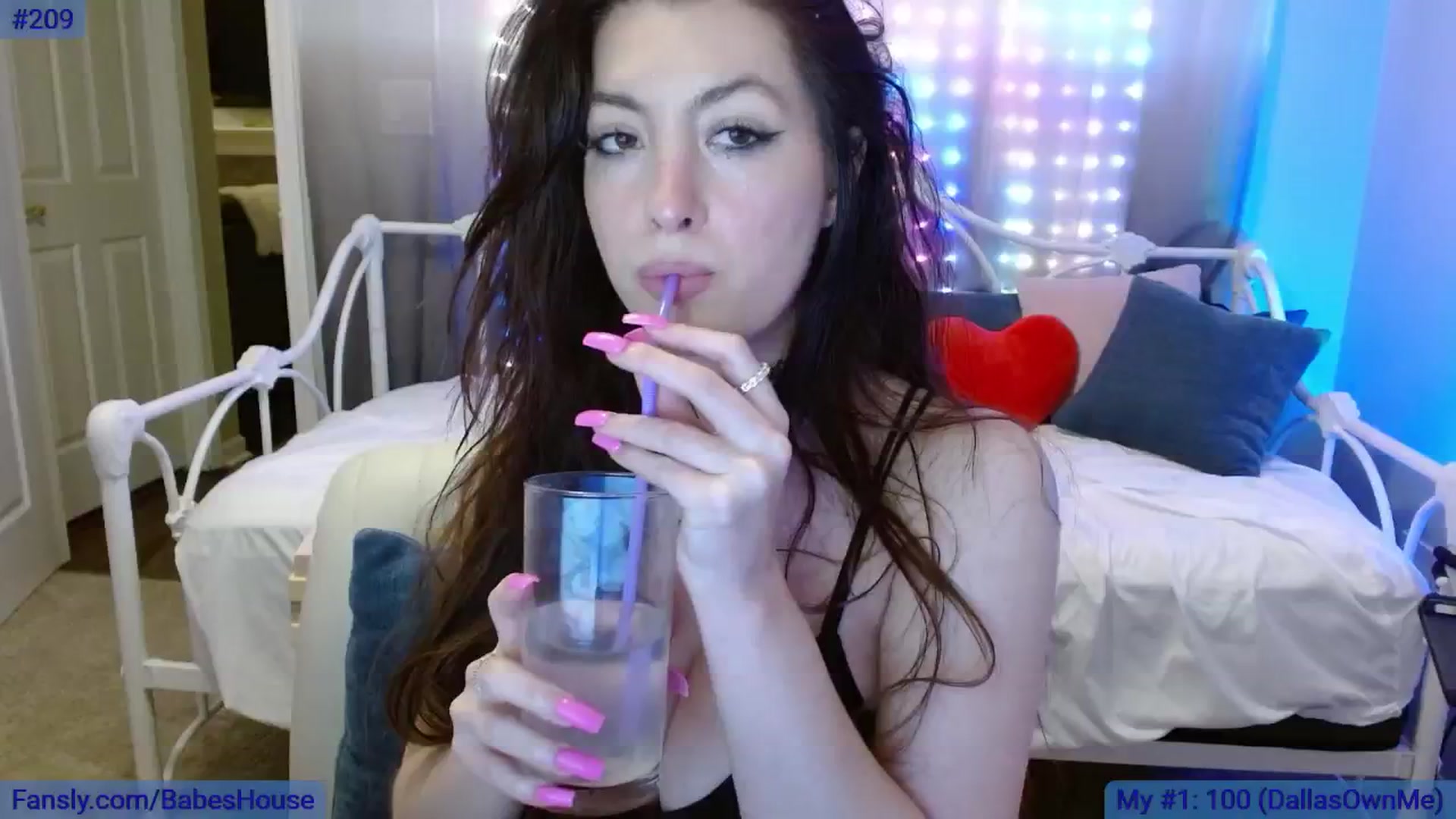 Gallery image thumbnail from DallasOhMy's myfreecams stream on, 05/05/2024, 02:14 image 11 of 20