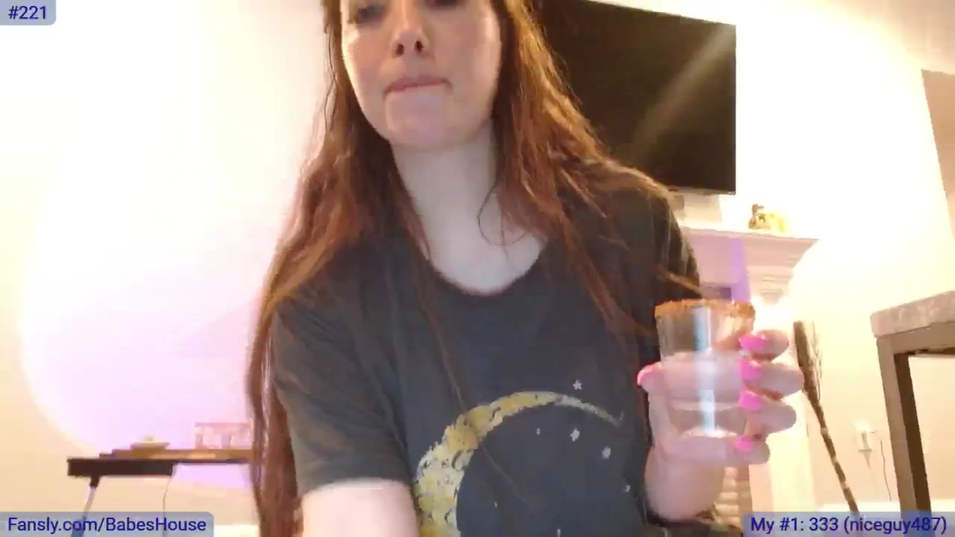 Gallery image thumbnail from DallasOhMy's myfreecams stream on, 05/06/2024, 02:28 image 10 of 20