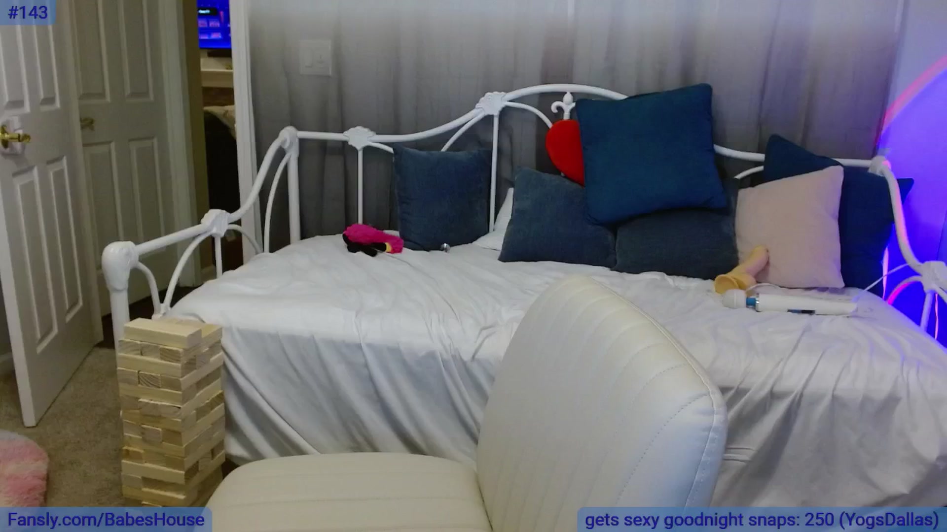 Gallery image thumbnail from DallasOhMy's myfreecams stream on, 05/11/2024, 01:18 image 1 of 20