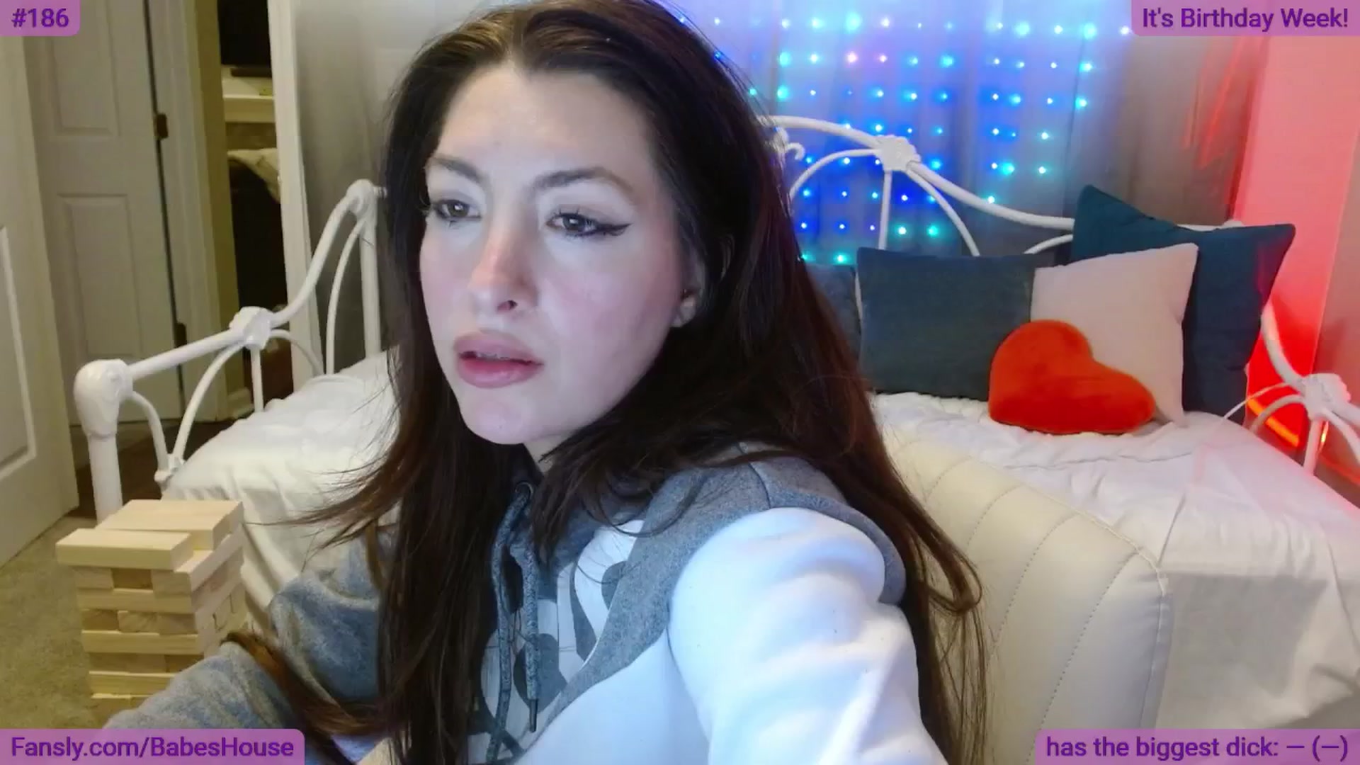 Gallery image thumbnail from DallasOhMy's myfreecams stream on, 05/16/2024, 24:39 image 1 of 20