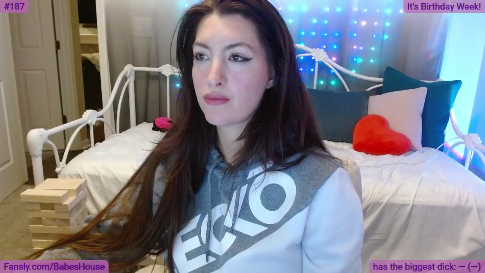 Gallery image thumbnail from DallasOhMy's myfreecams stream on, 05/16/2024, 24:39 image 7 of 20