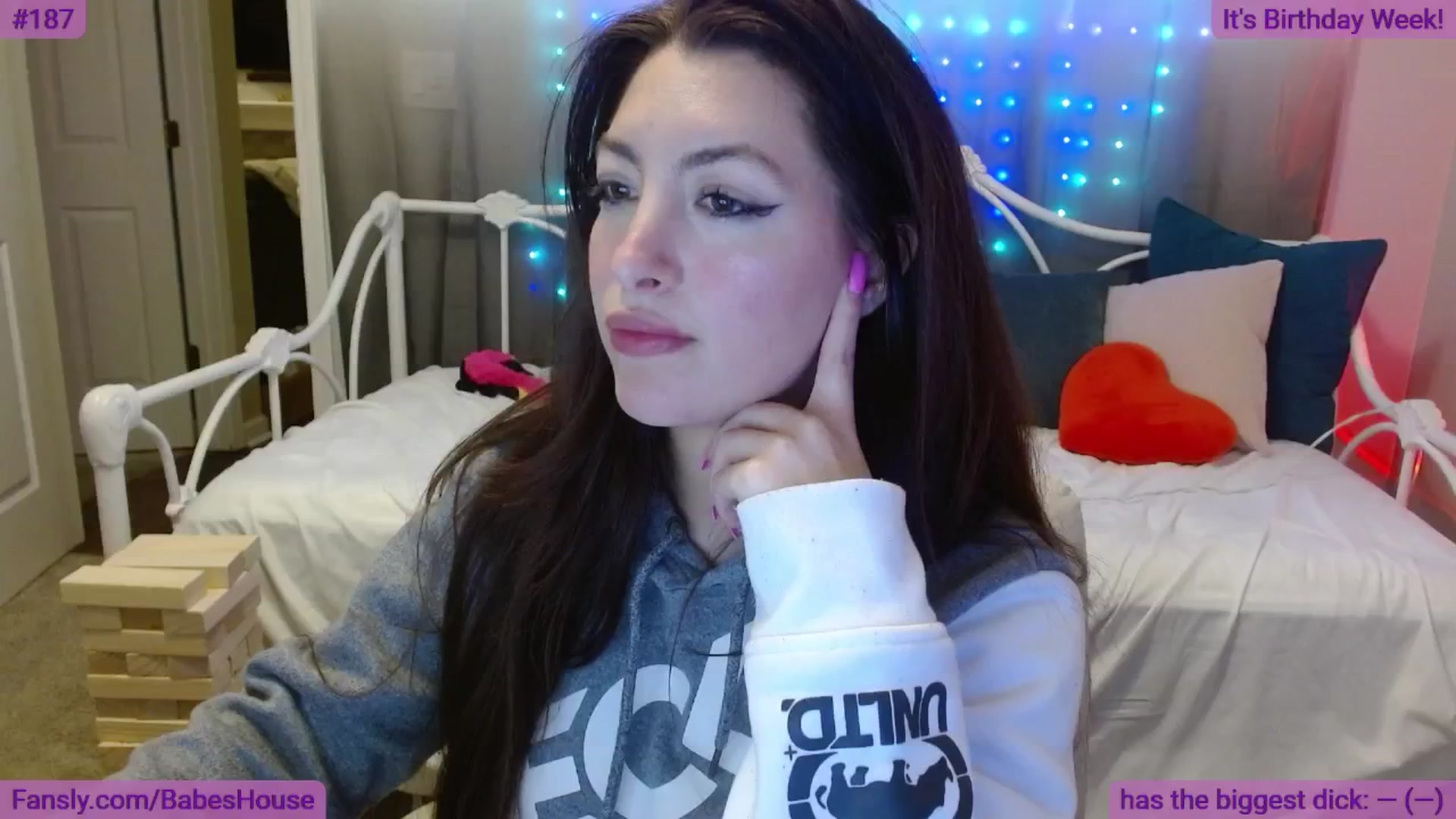 Gallery image thumbnail from DallasOhMy's myfreecams stream on, 05/16/2024, 24:39 image 8 of 20