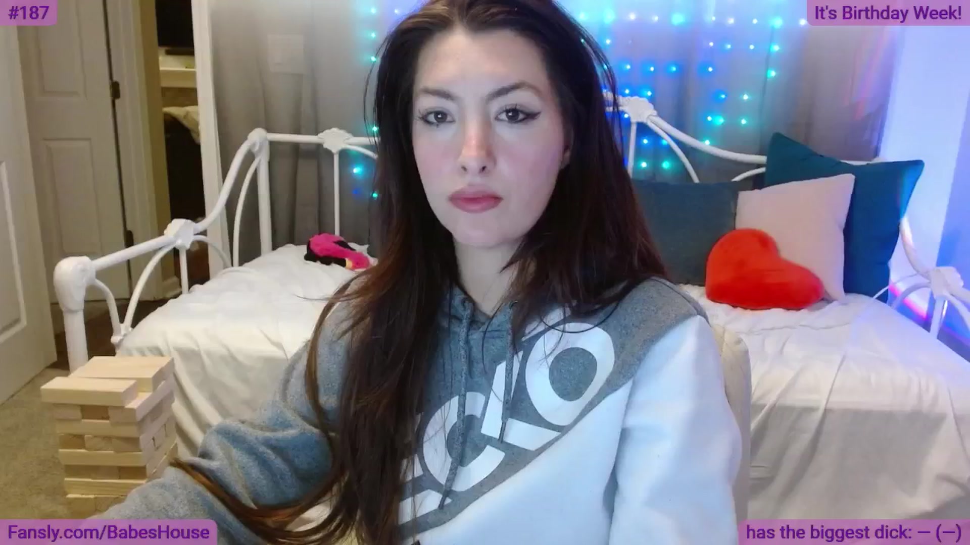 Gallery image thumbnail from DallasOhMy's myfreecams stream on, 05/16/2024, 24:39 image 4 of 20