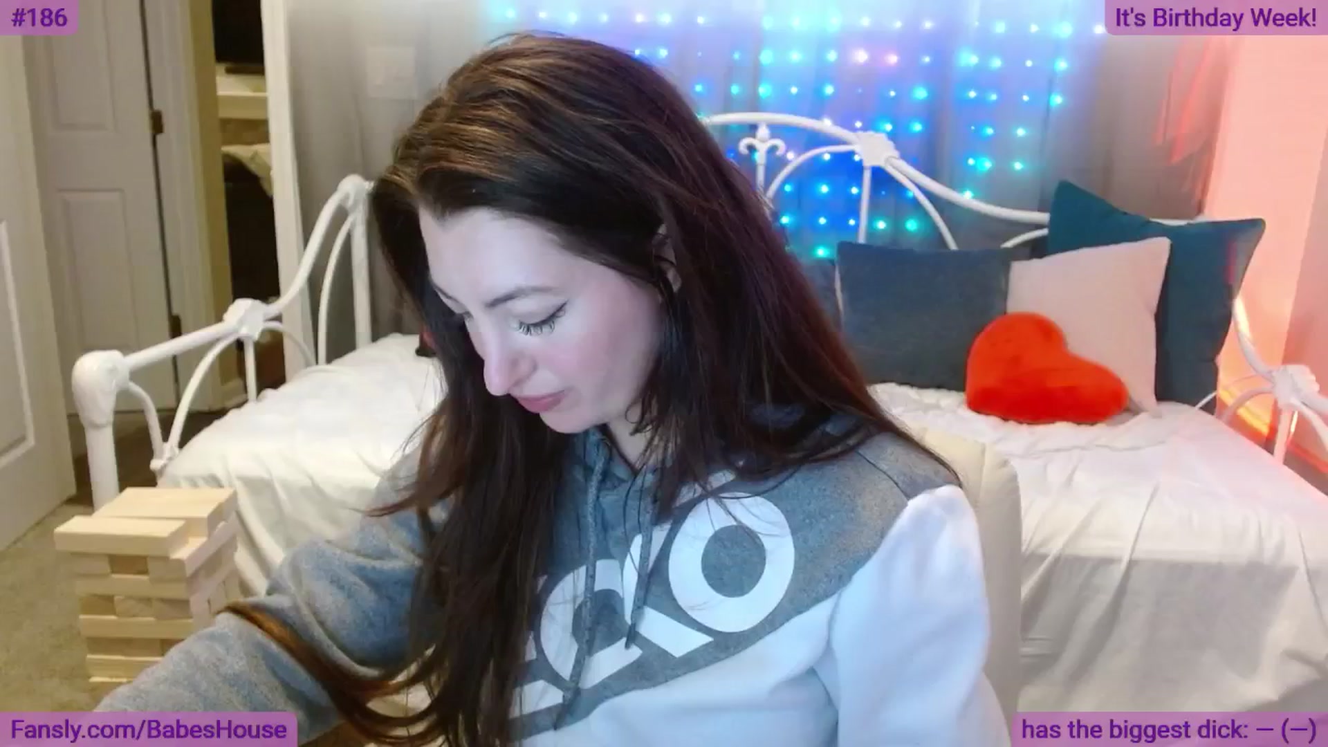 Gallery image thumbnail from DallasOhMy's myfreecams stream on, 05/16/2024, 24:39 image 3 of 20