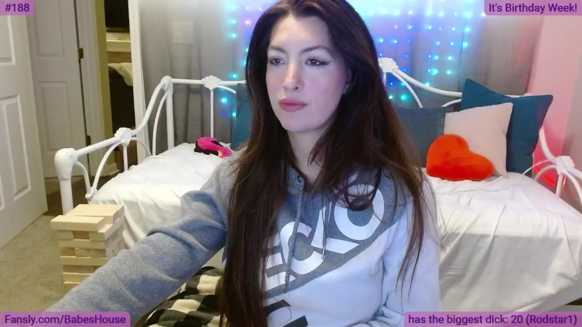 Gallery image thumbnail from DallasOhMy's myfreecams stream on, 05/16/2024, 24:39 image 13 of 20