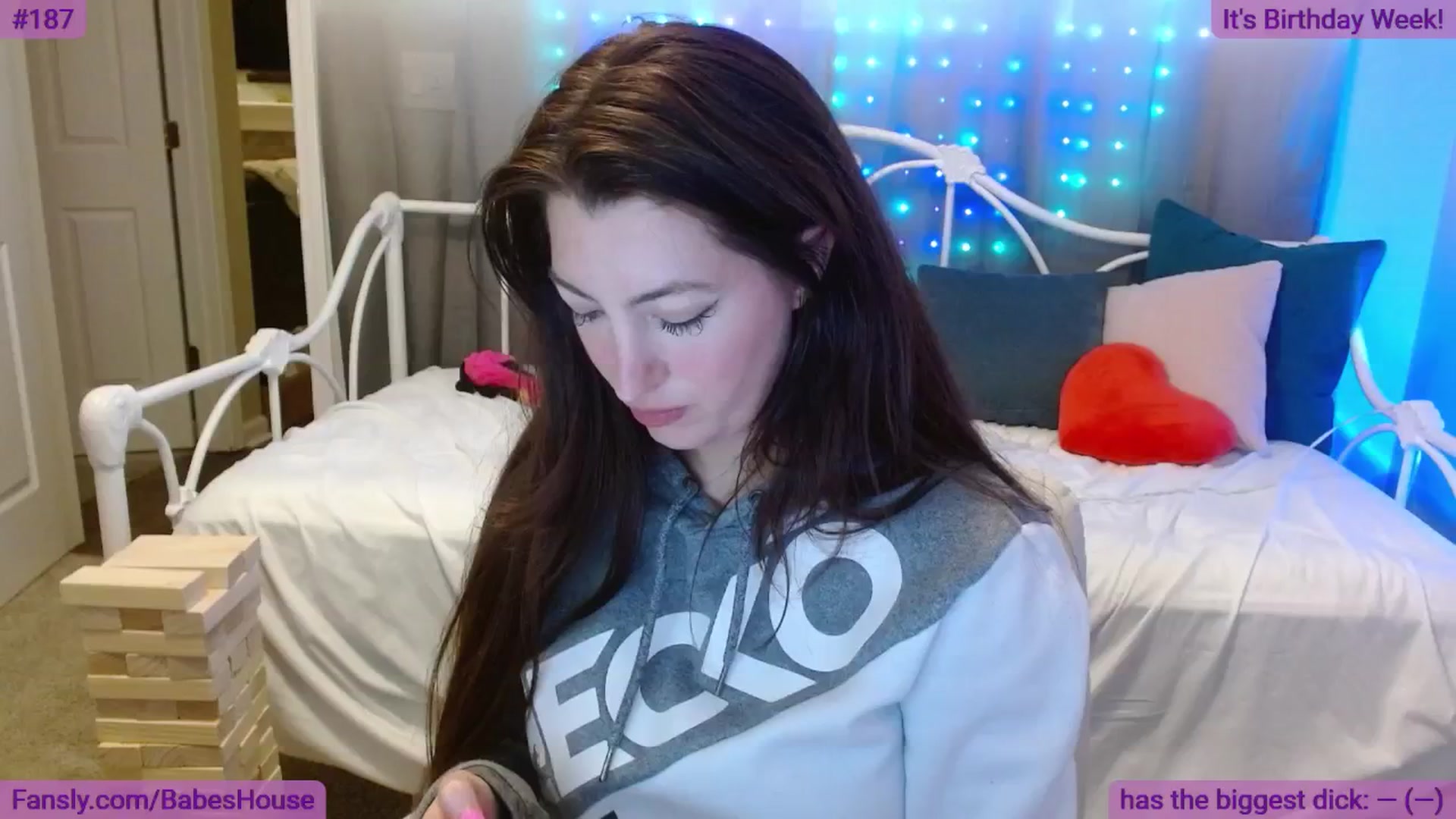 Gallery image thumbnail from DallasOhMy's myfreecams stream on, 05/16/2024, 24:39 image 9 of 20