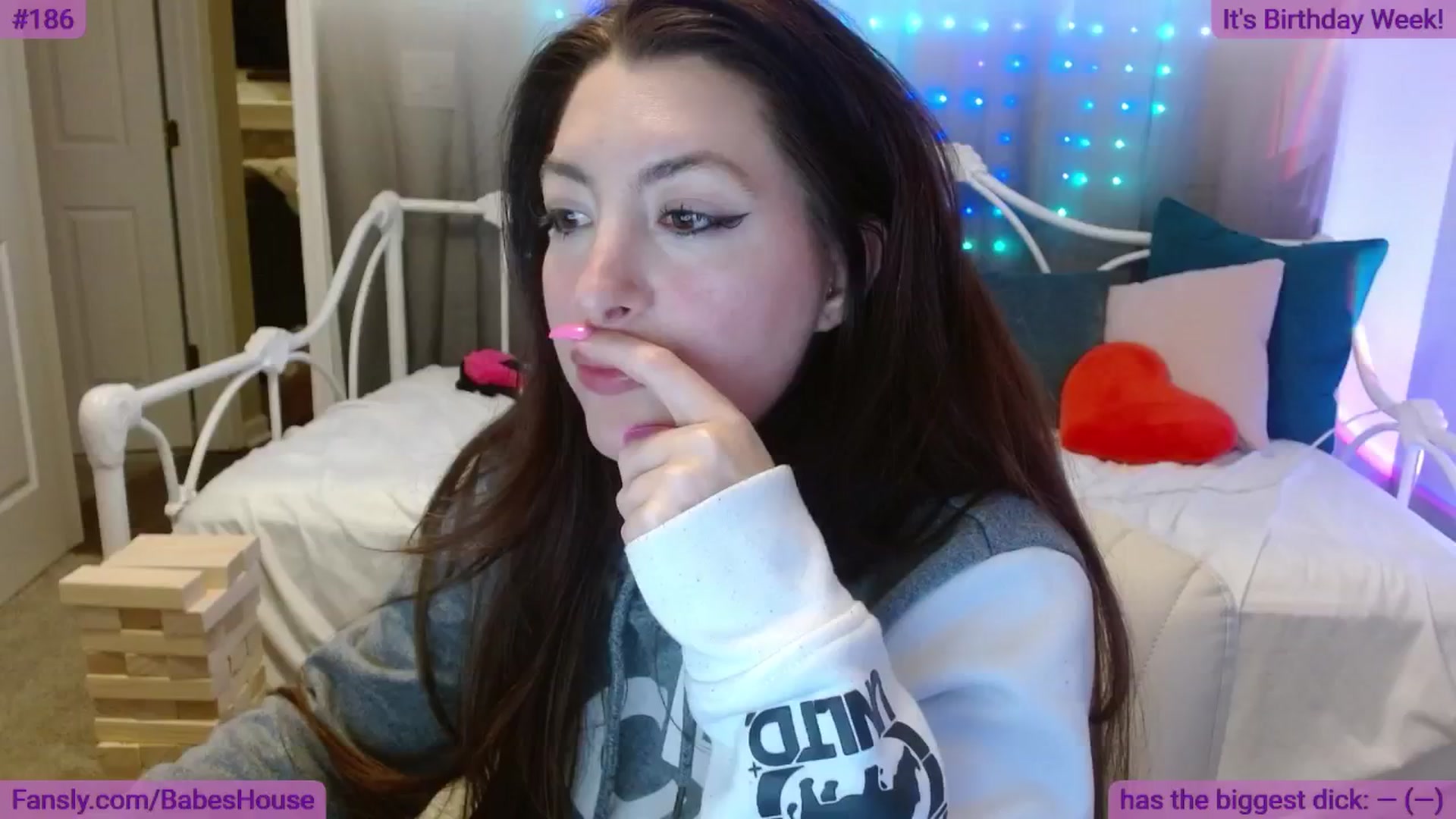Gallery image thumbnail from DallasOhMy's myfreecams stream on, 05/16/2024, 24:39 image 2 of 20