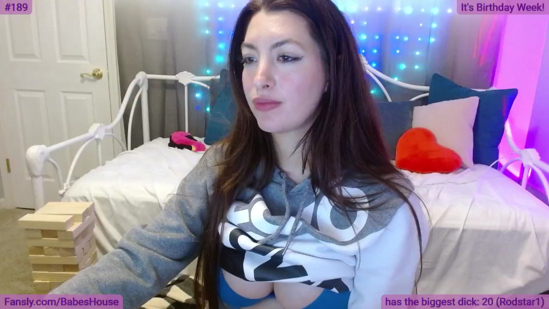 Gallery image thumbnail from DallasOhMy's myfreecams stream on, 05/16/2024, 01:06 image 12 of 20