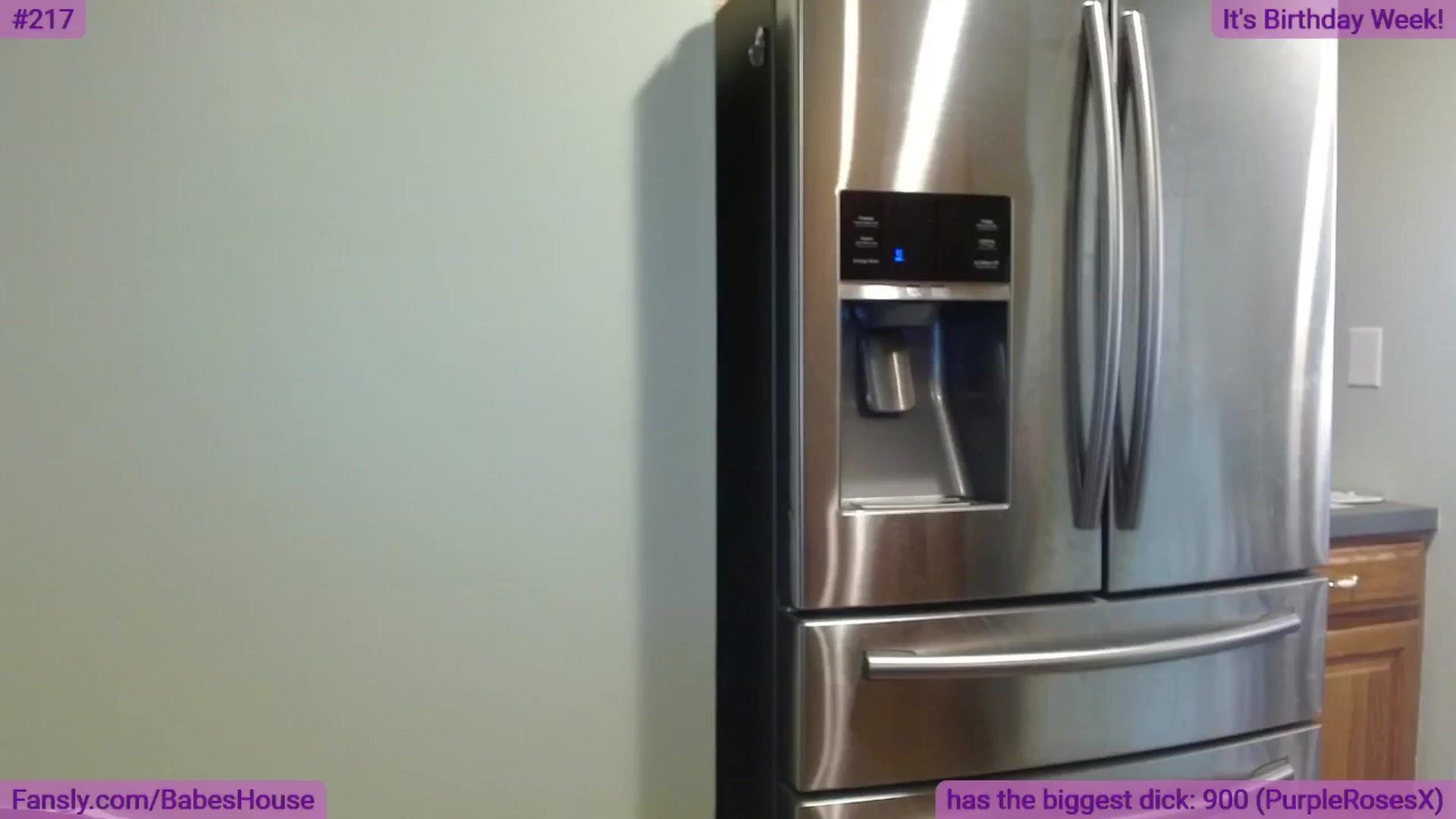 Gallery image thumbnail from DallasOhMy's myfreecams stream on, 05/17/2024, 21:16 image 18 of 20