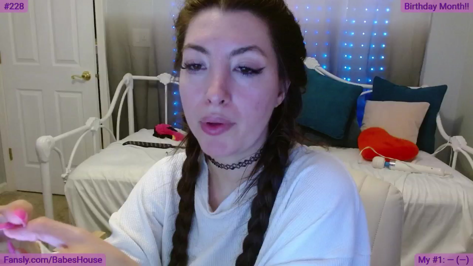 Gallery image thumbnail from DallasOhMy's myfreecams stream on, 05/25/2024, 01:45 image 6 of 20