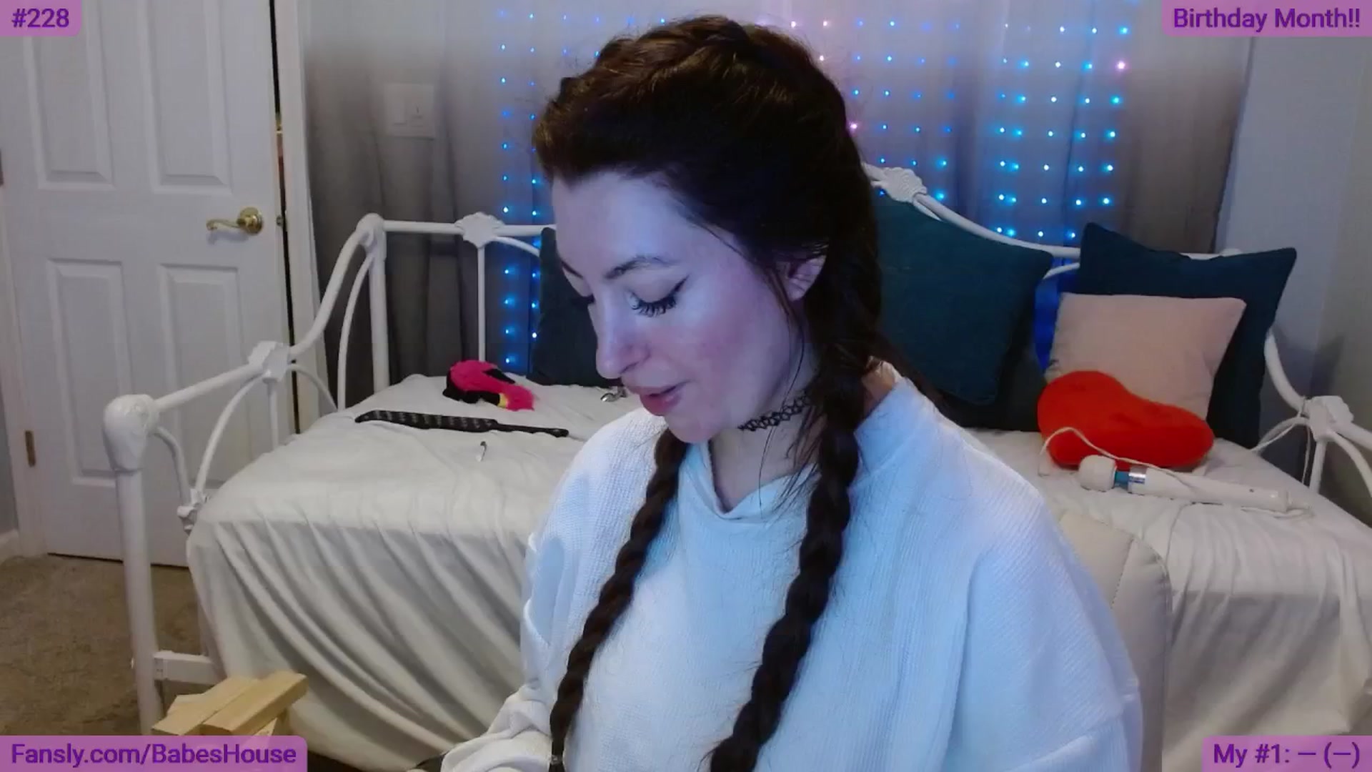 Gallery image thumbnail from DallasOhMy's myfreecams stream on, 05/25/2024, 01:45 image 7 of 20