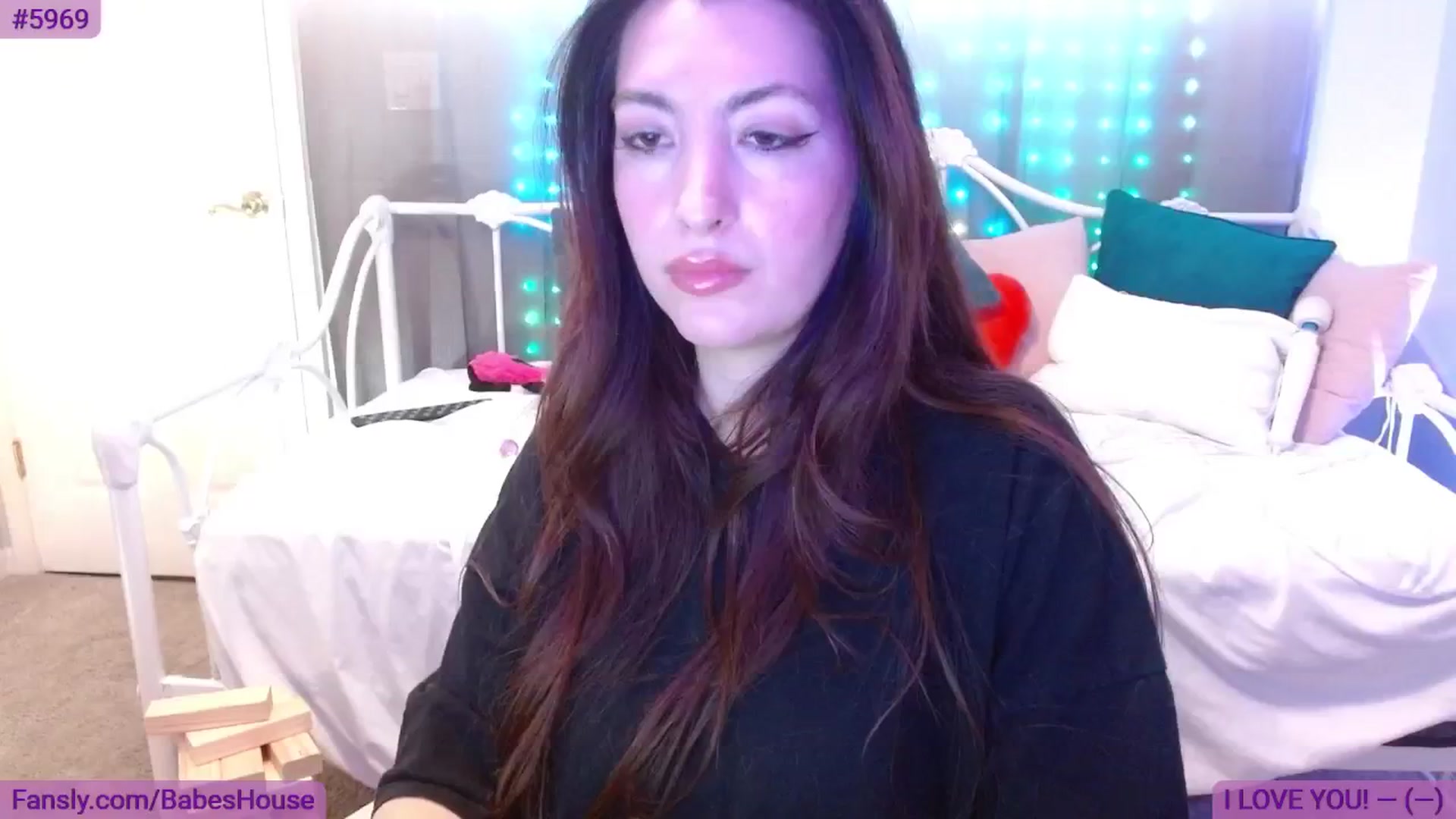 Gallery image thumbnail from DallasOhMy's myfreecams stream on, 06/03/2024, 21:54 image 16 of 20