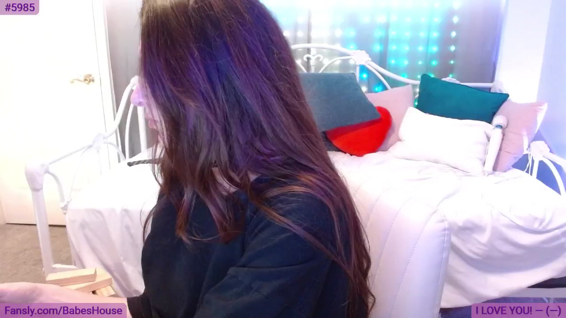 Gallery image thumbnail from DallasOhMy's myfreecams stream on, 06/03/2024, 21:54 image 18 of 20