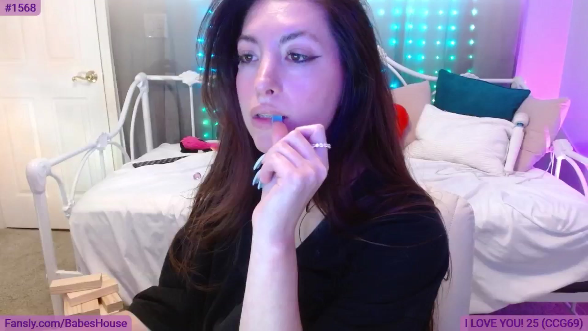 Gallery image thumbnail from DallasOhMy's myfreecams stream on, 06/04/2024, 04:04 image 9 of 20