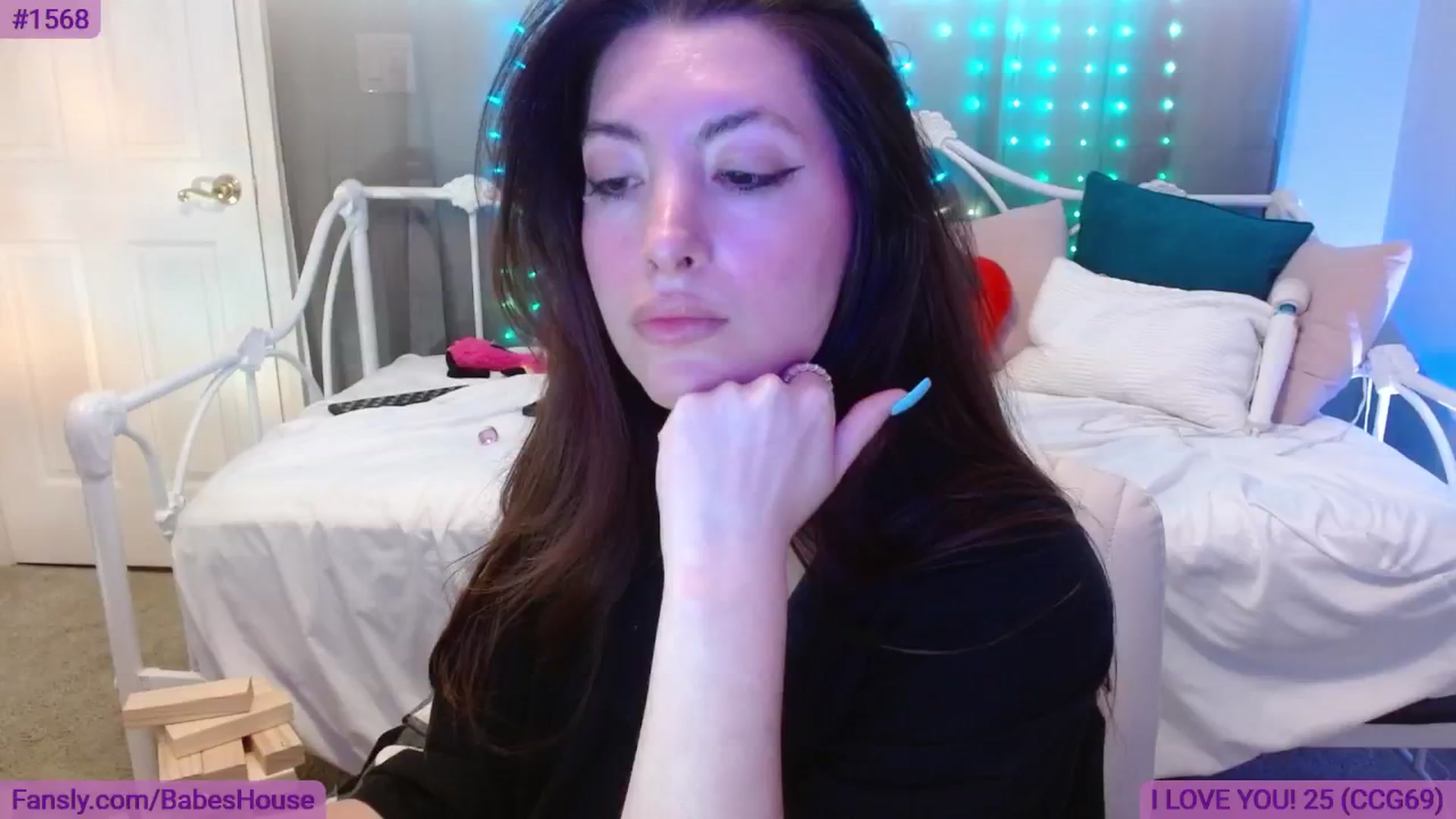 Gallery image thumbnail from DallasOhMy's myfreecams stream on, 06/04/2024, 04:04 image 10 of 20