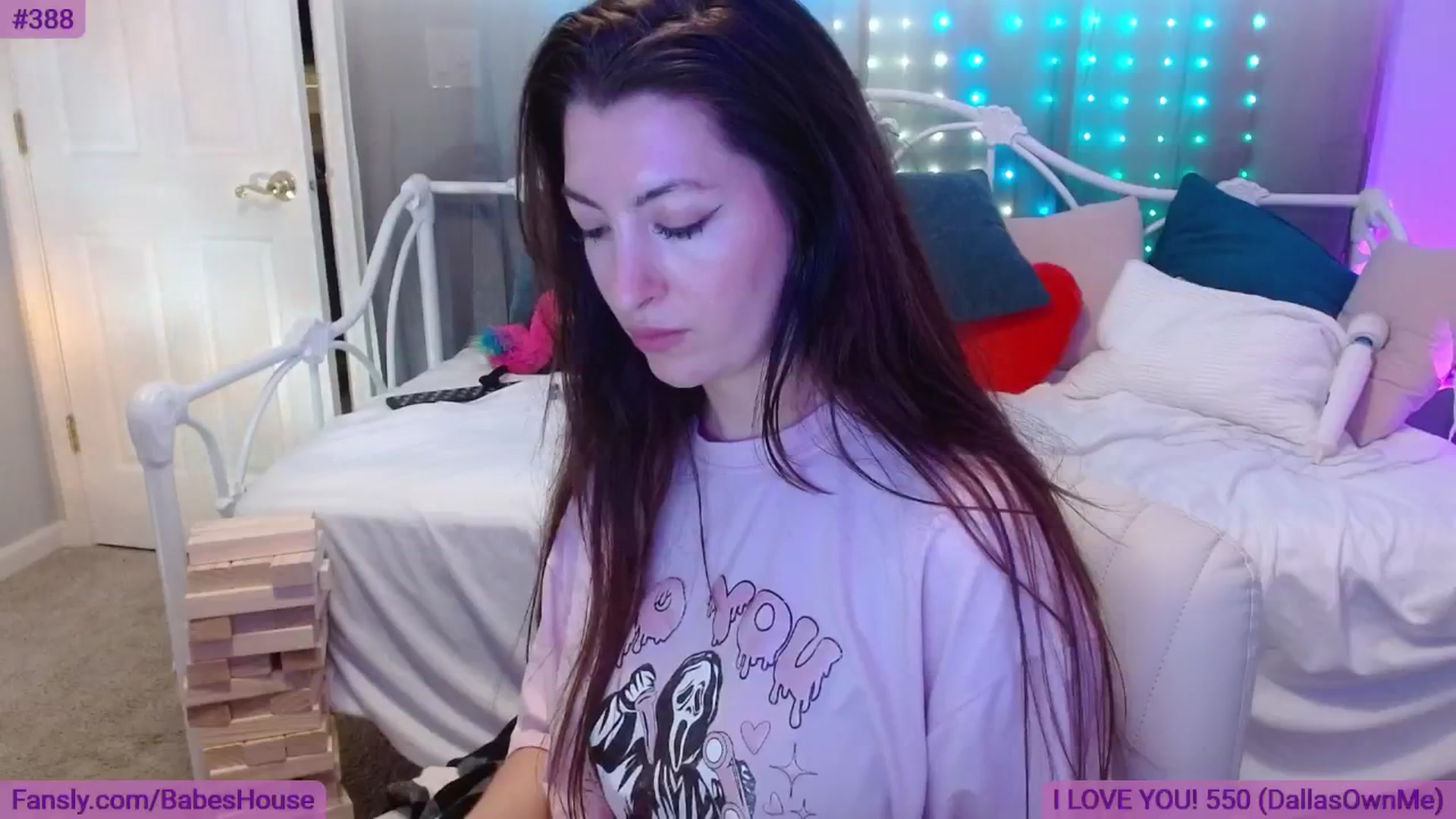 Gallery image thumbnail from DallasOhMy's myfreecams stream on, 06/06/2024, 02:52 image 12 of 20