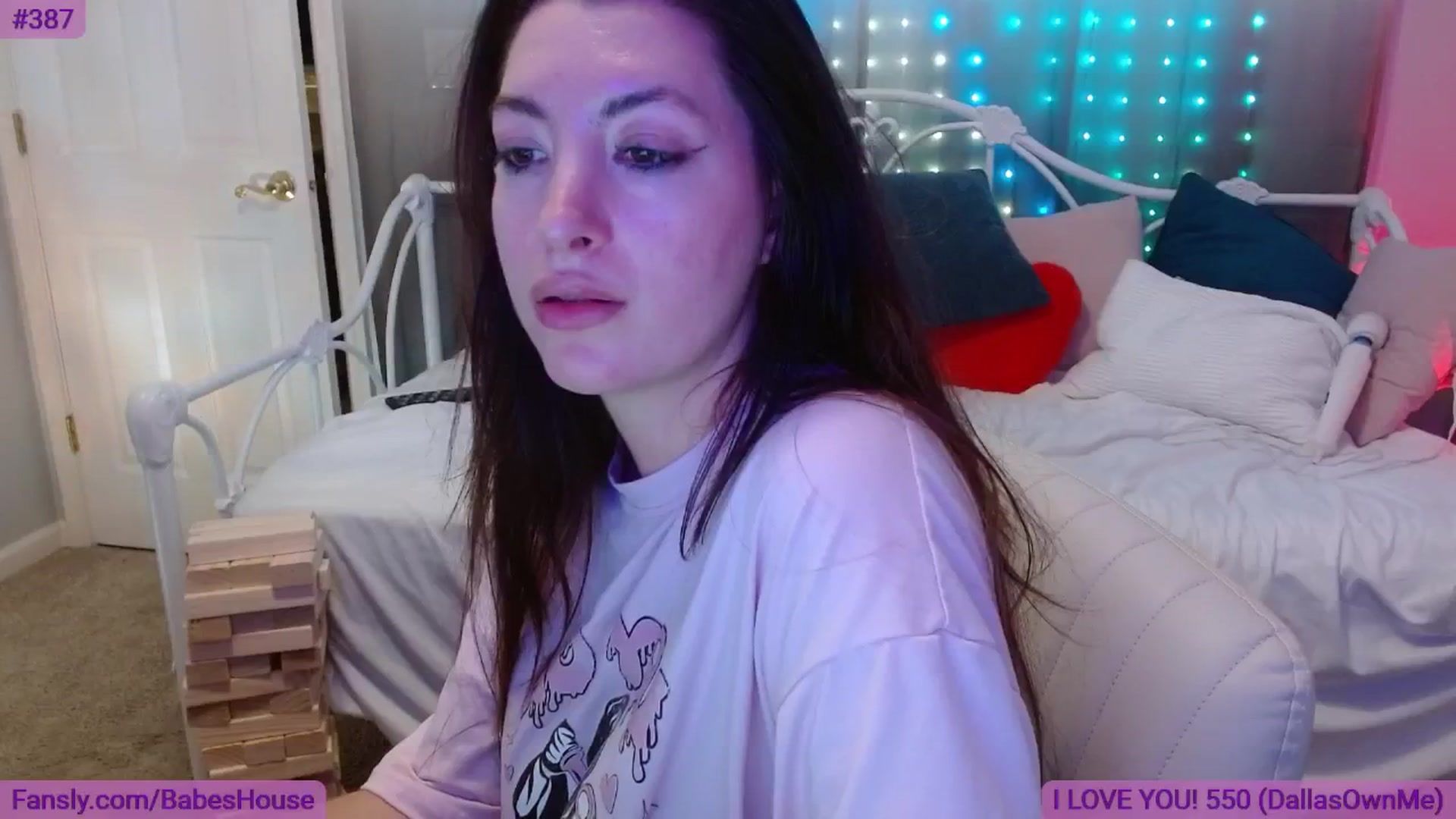 Gallery image thumbnail from DallasOhMy's myfreecams stream on, 06/06/2024, 02:52 image 10 of 20