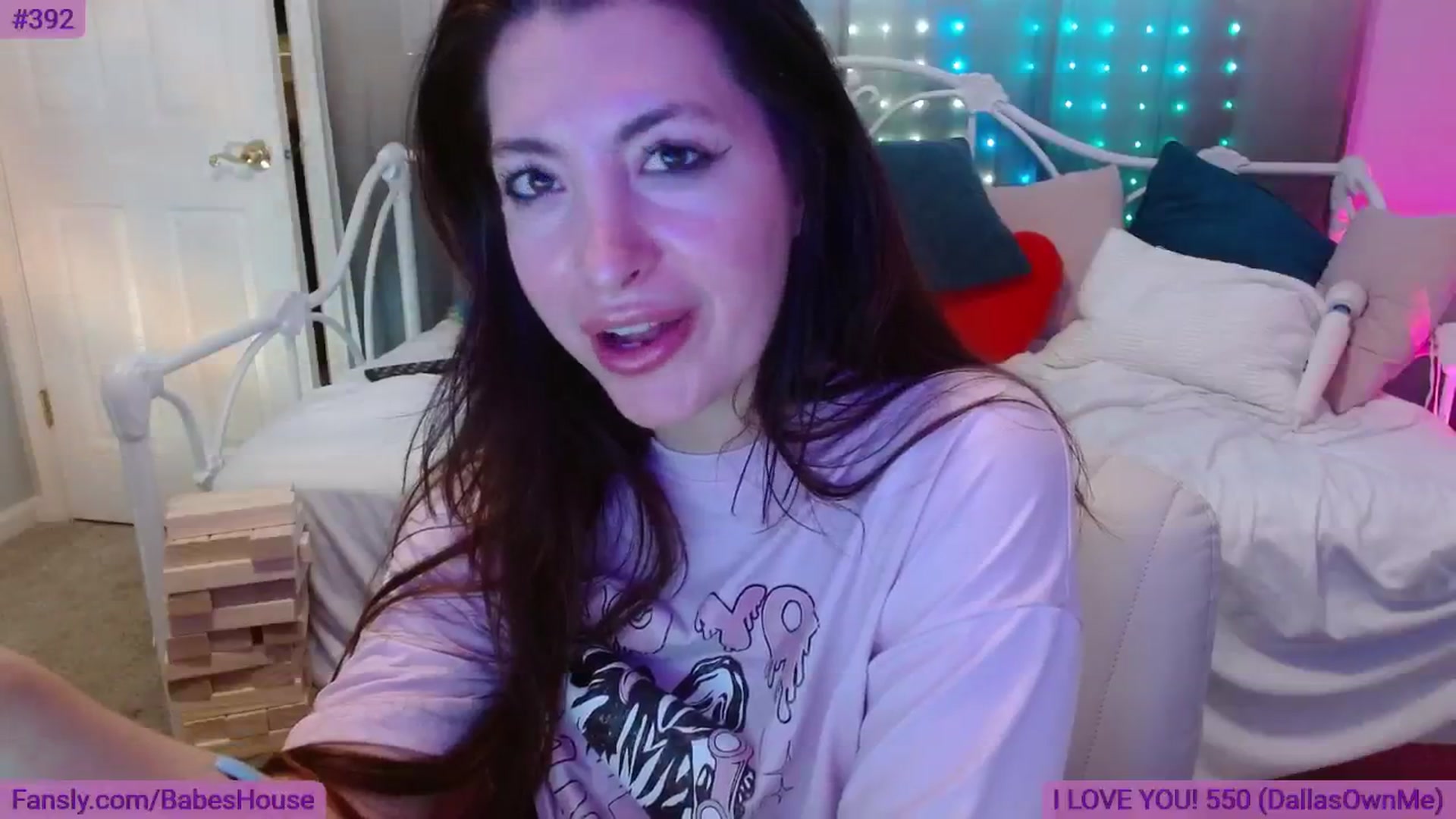 Gallery image thumbnail from DallasOhMy's myfreecams stream on, 06/06/2024, 04:10 image 11 of 20