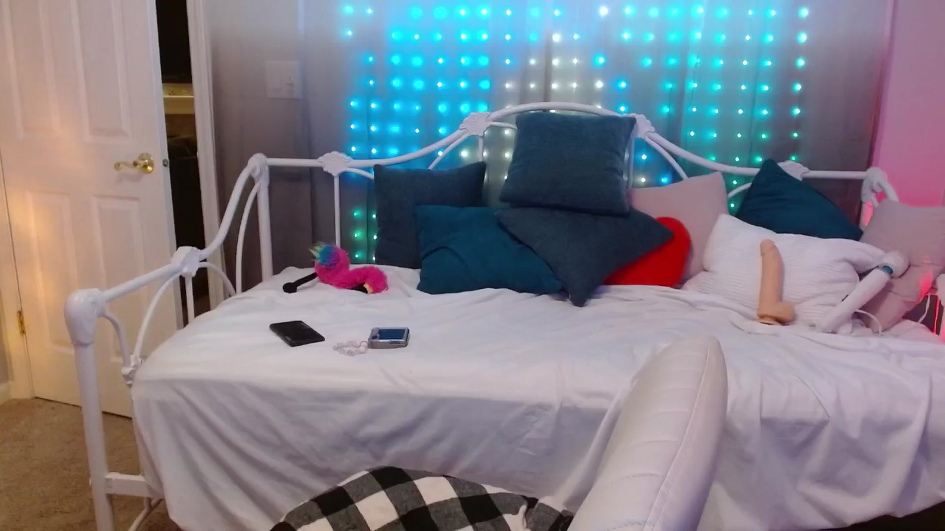 Gallery image thumbnail from DallasOhMy's myfreecams stream on, 06/10/2024, 01:26 image 17 of 20