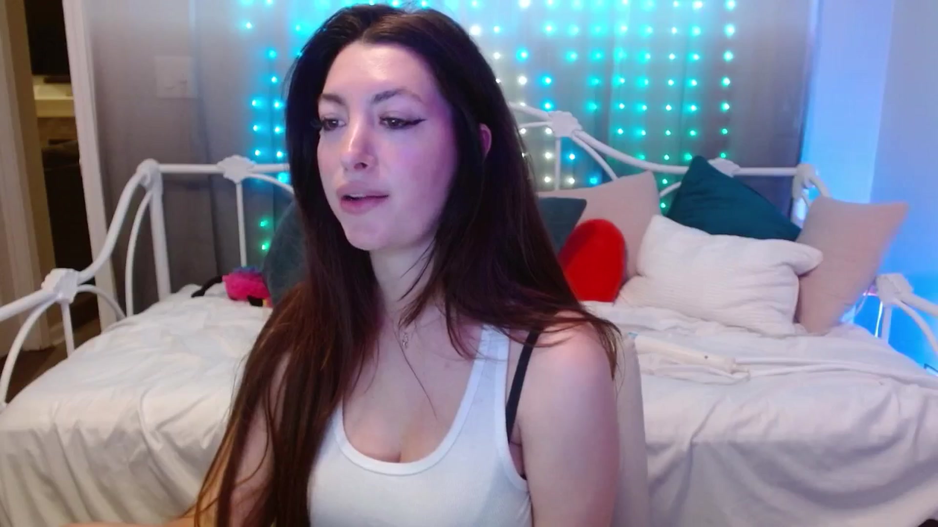 Gallery image thumbnail from DallasOhMy's myfreecams stream on, 06/18/2024, 02:07 image 12 of 20
