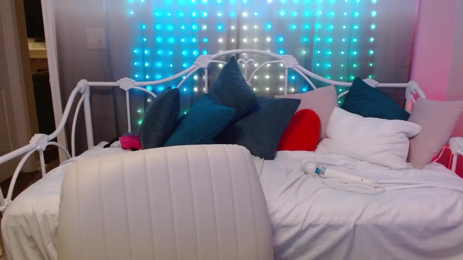 Gallery image thumbnail from DallasOhMy's myfreecams stream on, 06/18/2024, 02:07 image 7 of 20