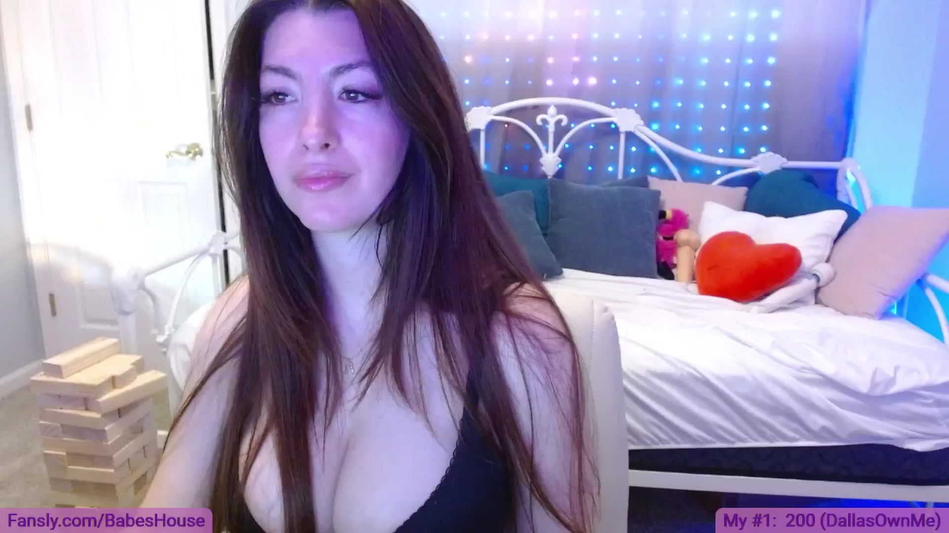 Gallery image thumbnail from DallasOhMy's myfreecams stream on, 07/04/2024, 02:11 image 4 of 20