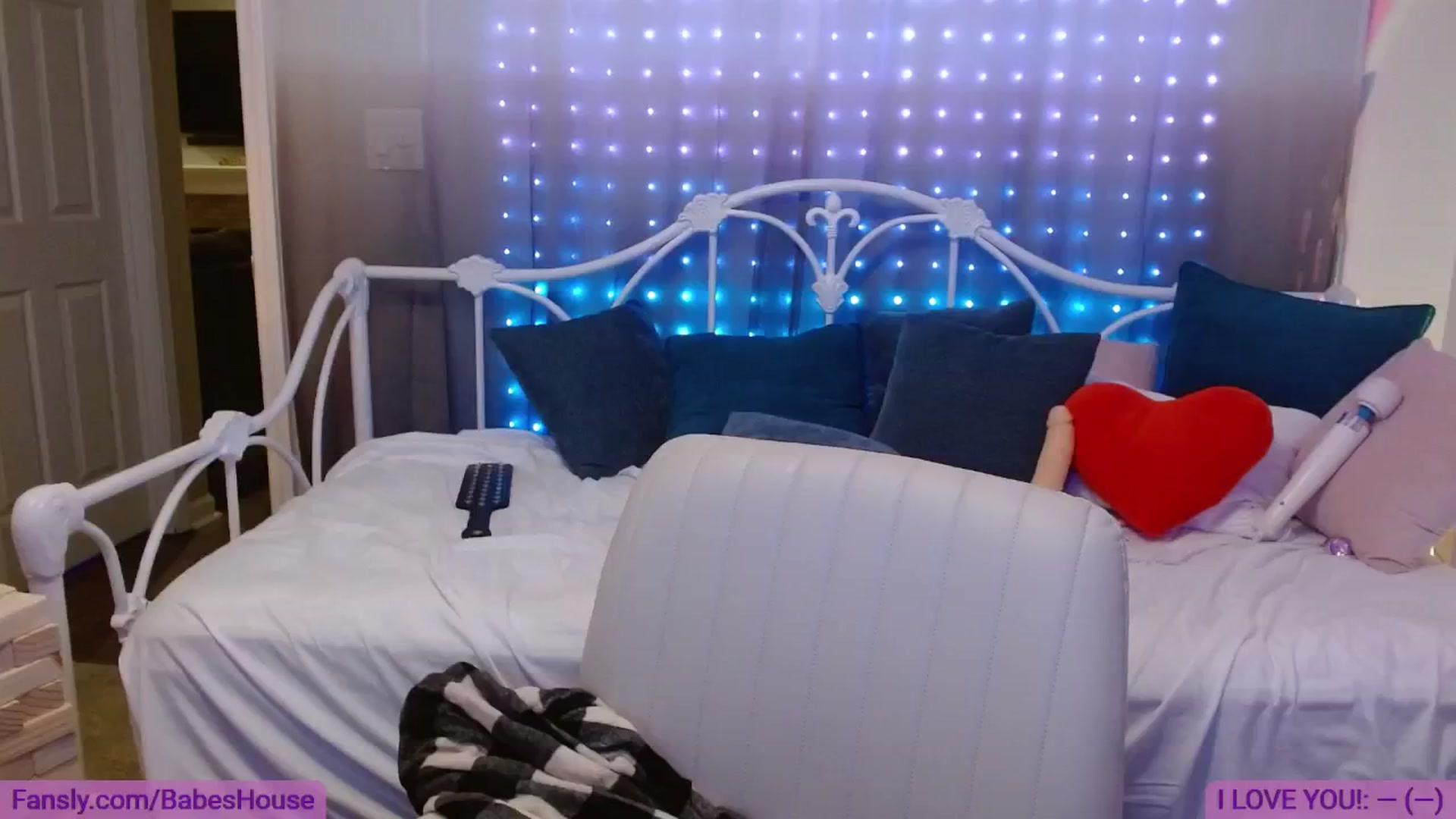 Gallery image thumbnail from DallasOhMy's myfreecams stream on, 07/15/2024, 03:25 image 1 of 20