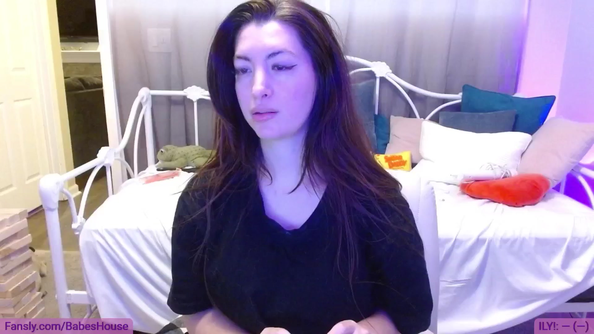 Gallery image thumbnail from DallasOhMy's myfreecams stream on, 08/10/2024, 24:41 image 17 of 20