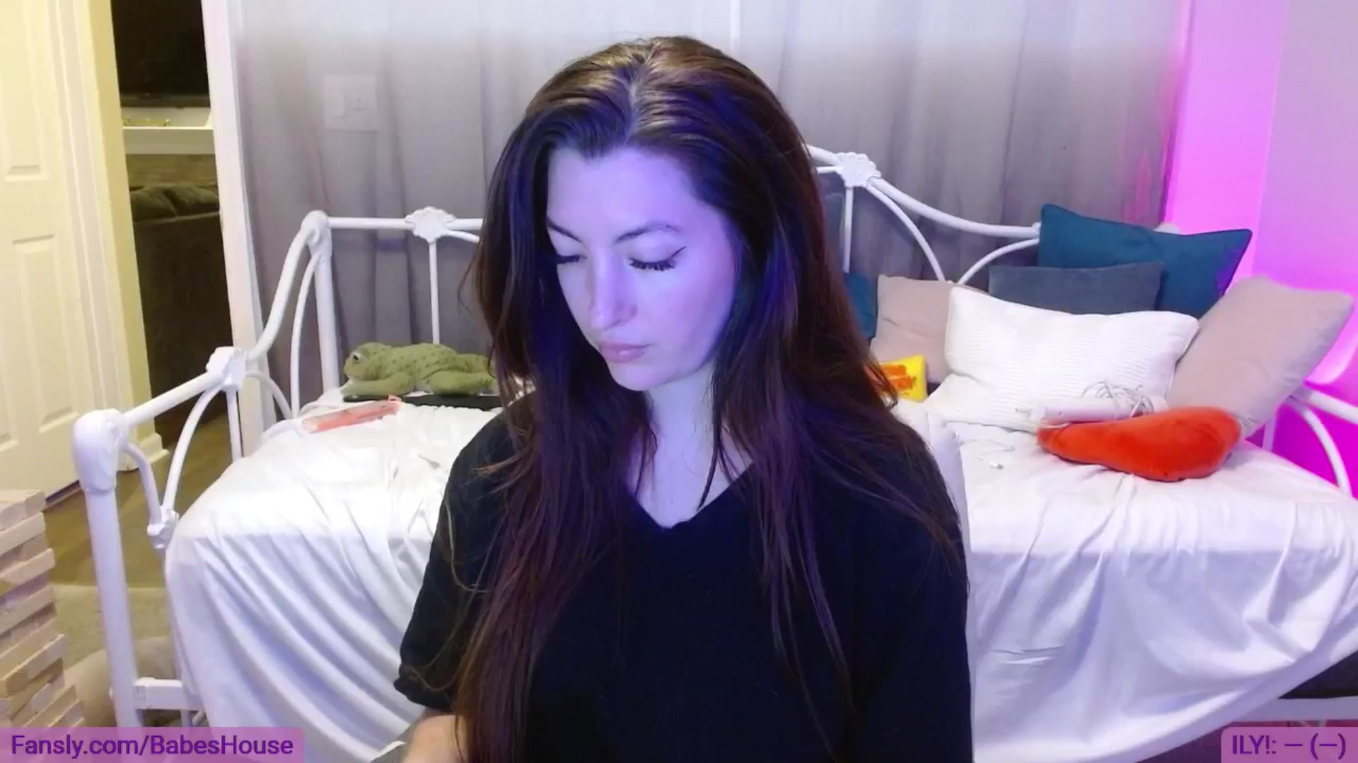 Gallery image thumbnail from DallasOhMy's myfreecams stream on, 08/10/2024, 24:41 image 8 of 20