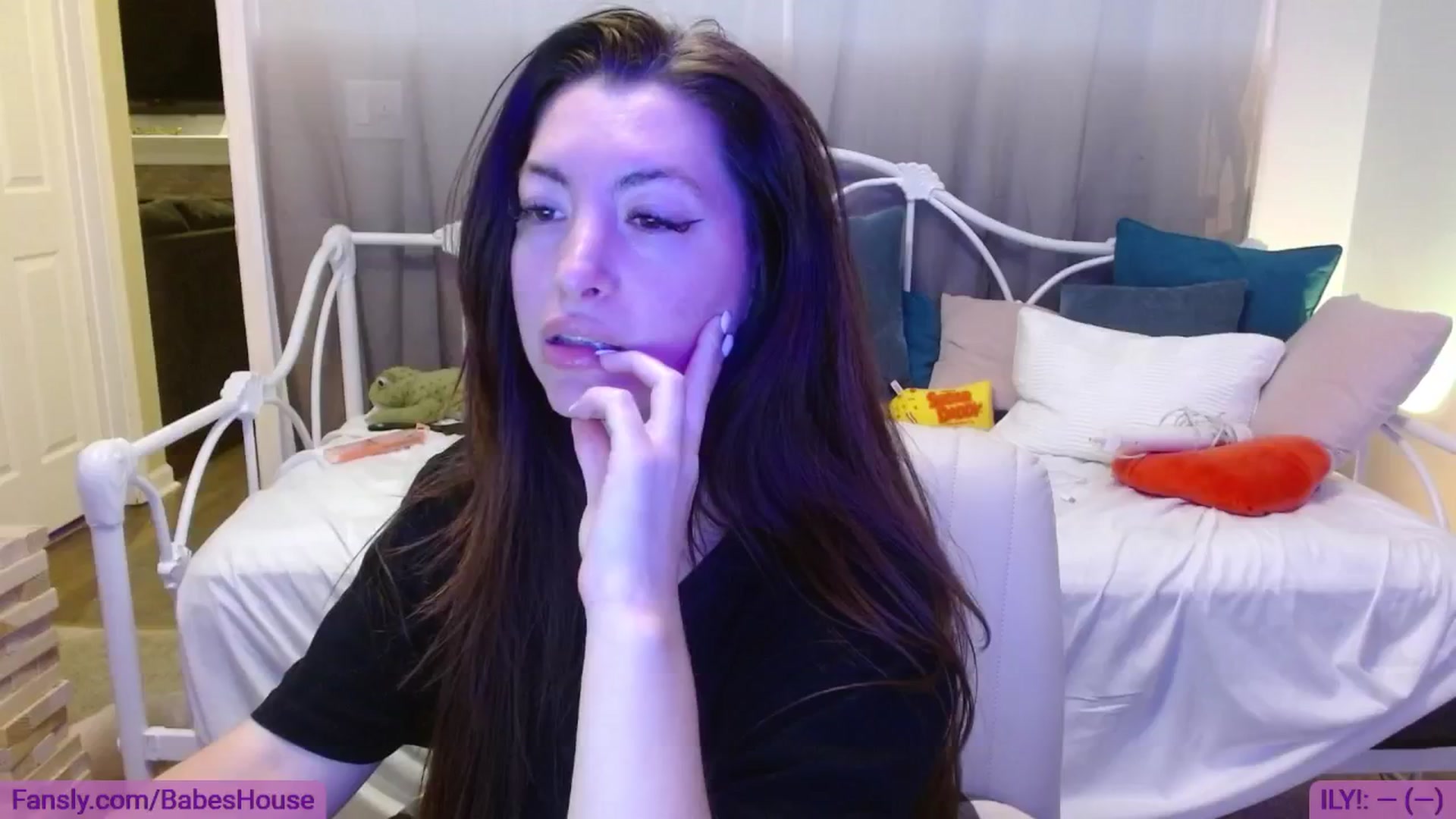 Gallery image thumbnail from DallasOhMy's myfreecams stream on, 08/10/2024, 24:41 image 11 of 20