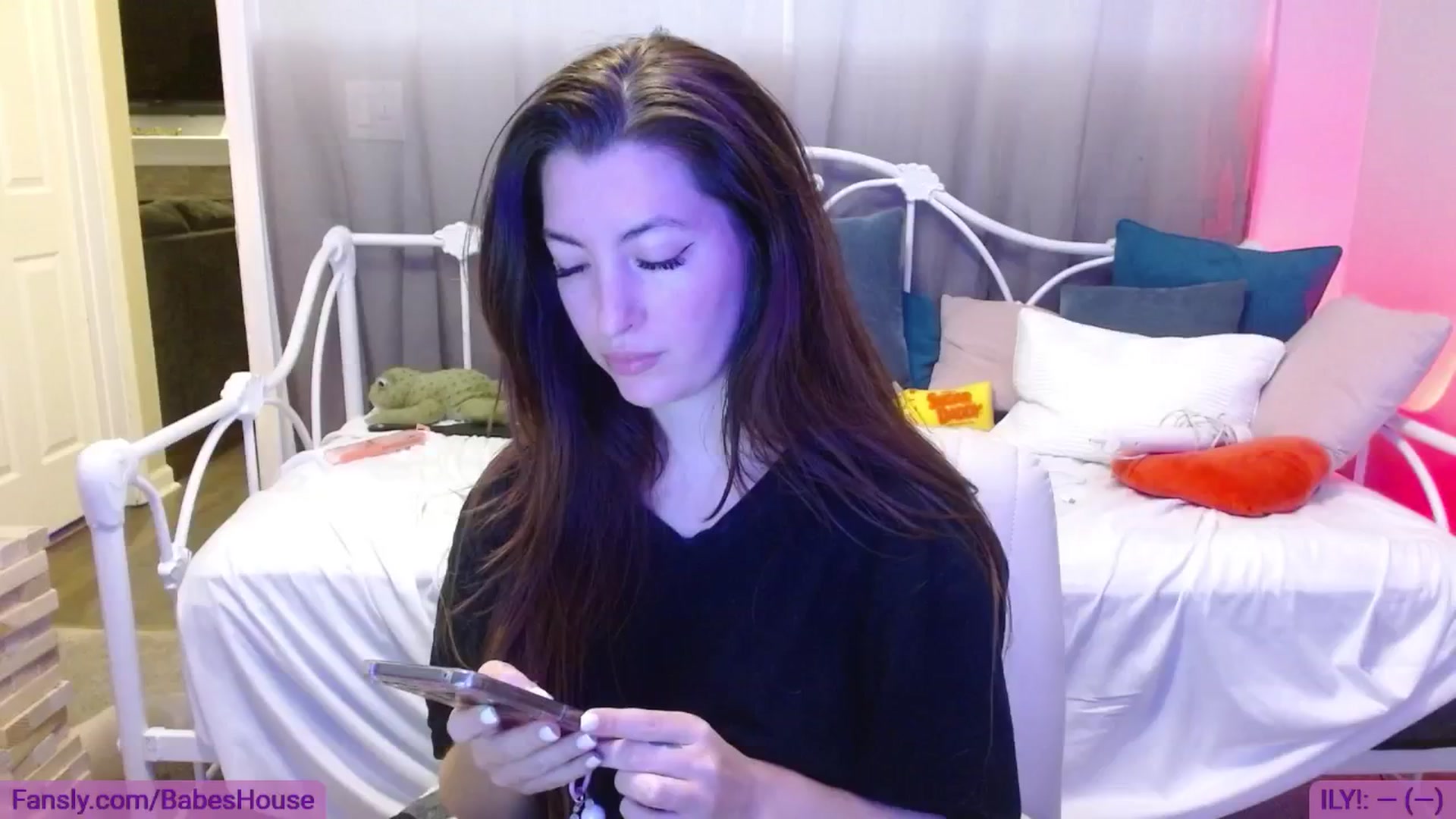 Gallery image thumbnail from DallasOhMy's myfreecams stream on, 08/10/2024, 24:41 image 12 of 20