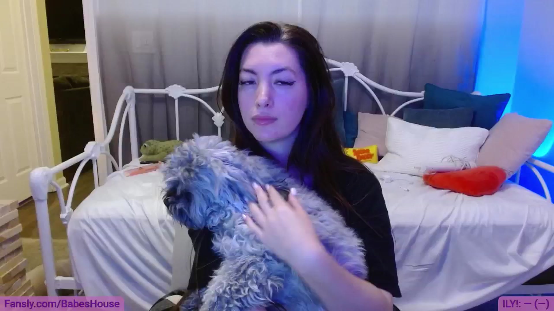Gallery image thumbnail from DallasOhMy's myfreecams stream on, 08/10/2024, 24:41 image 5 of 20