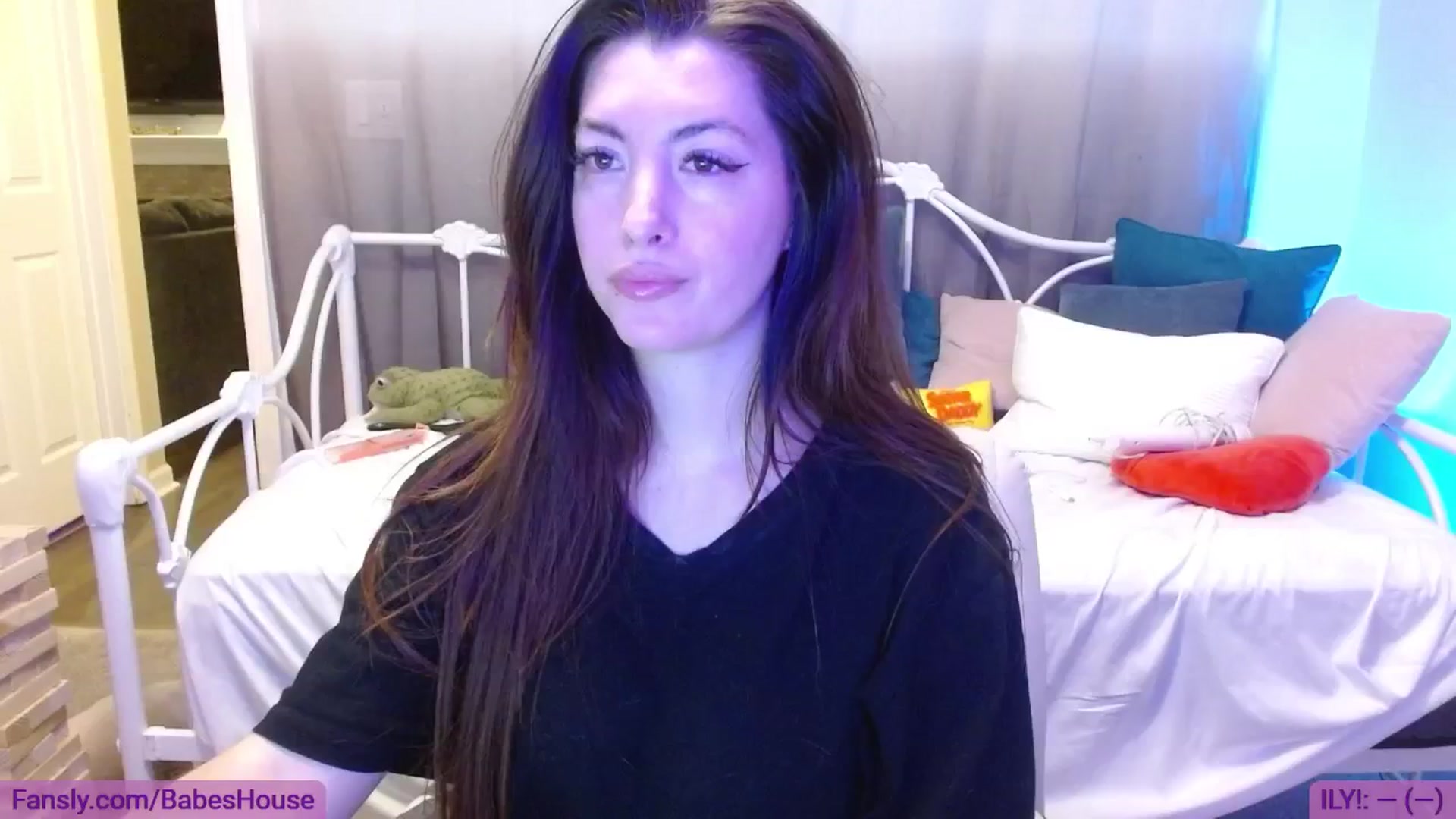 Gallery image thumbnail from DallasOhMy's myfreecams stream on, 08/10/2024, 24:41 image 10 of 20