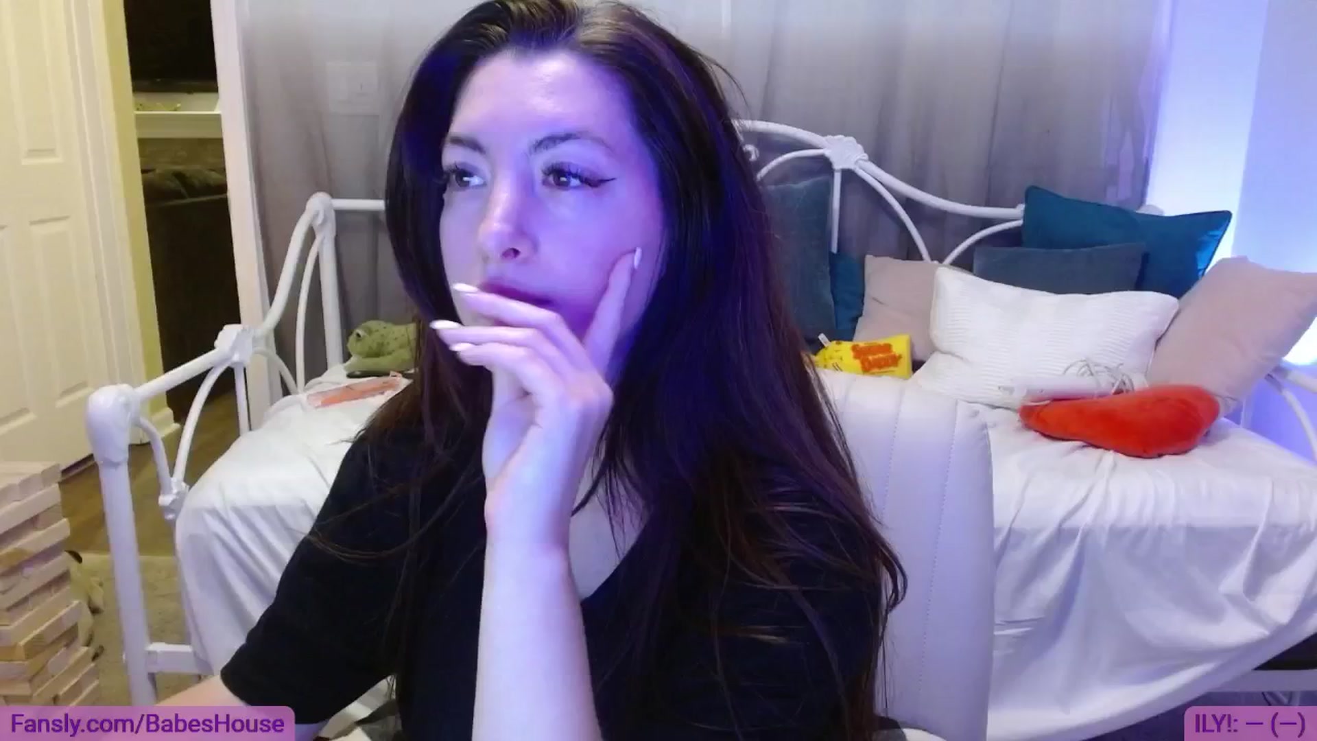 Gallery image thumbnail from DallasOhMy's myfreecams stream on, 08/10/2024, 24:41 image 18 of 20