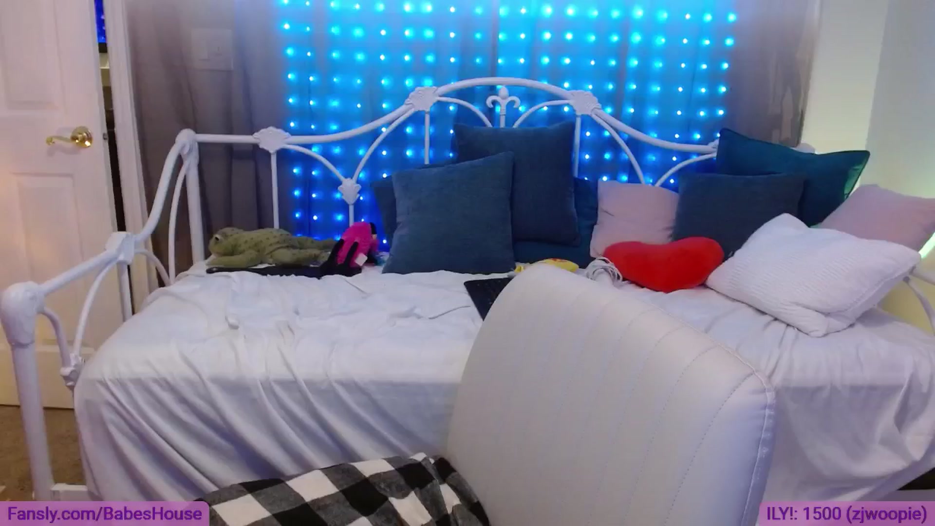 Gallery image thumbnail from DallasOhMy's myfreecams stream on, 08/21/2024, 22:46 image 5 of 20